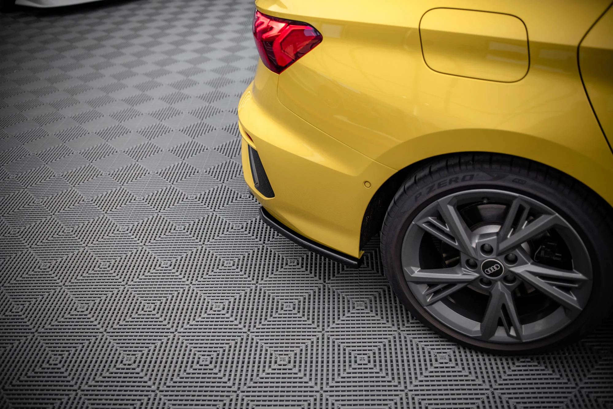 REAR SIDE SPLITTERS AUDI S3 SEDAN 8Y - Image 4