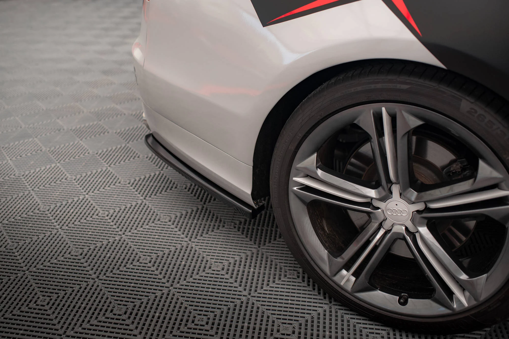 REAR SIDE SPLITTERS AUDI S8 D4 - Image 3