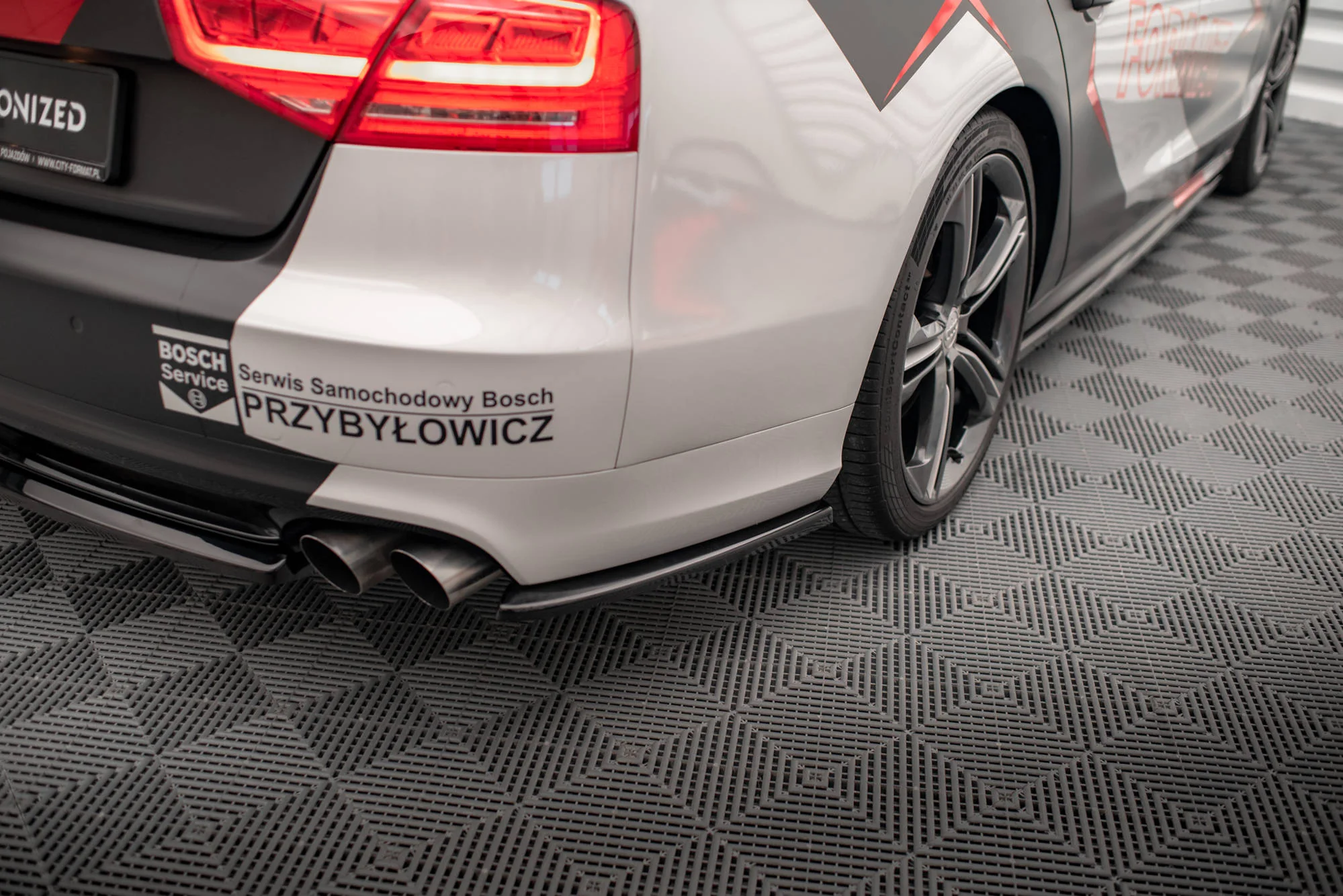 REAR SIDE SPLITTERS AUDI S8 D4 - Image 4