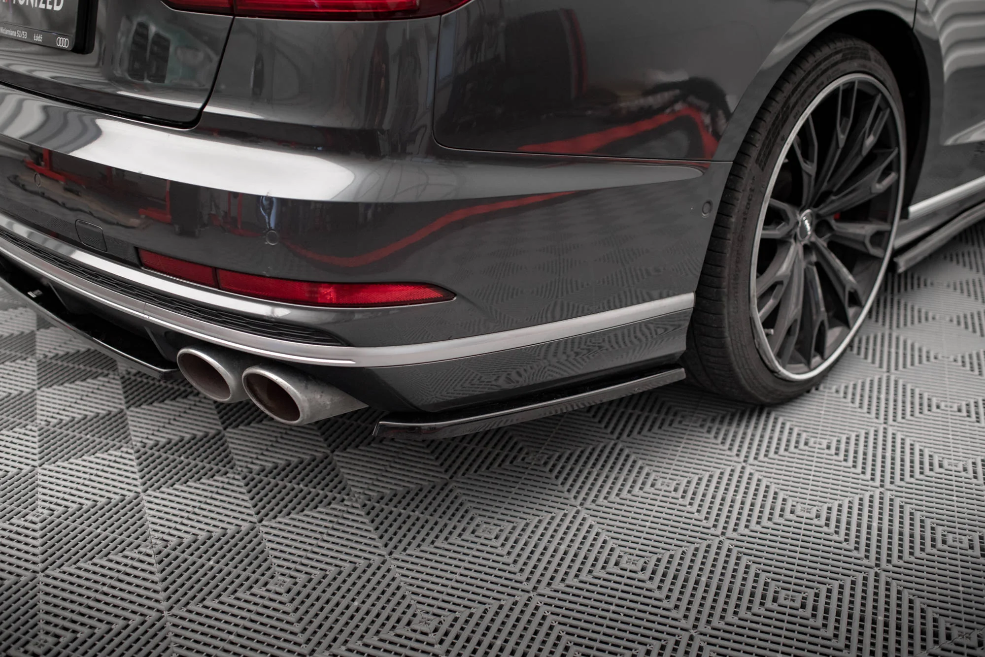 REAR SIDE SPLITTERS AUDI S8 D5 - Image 3
