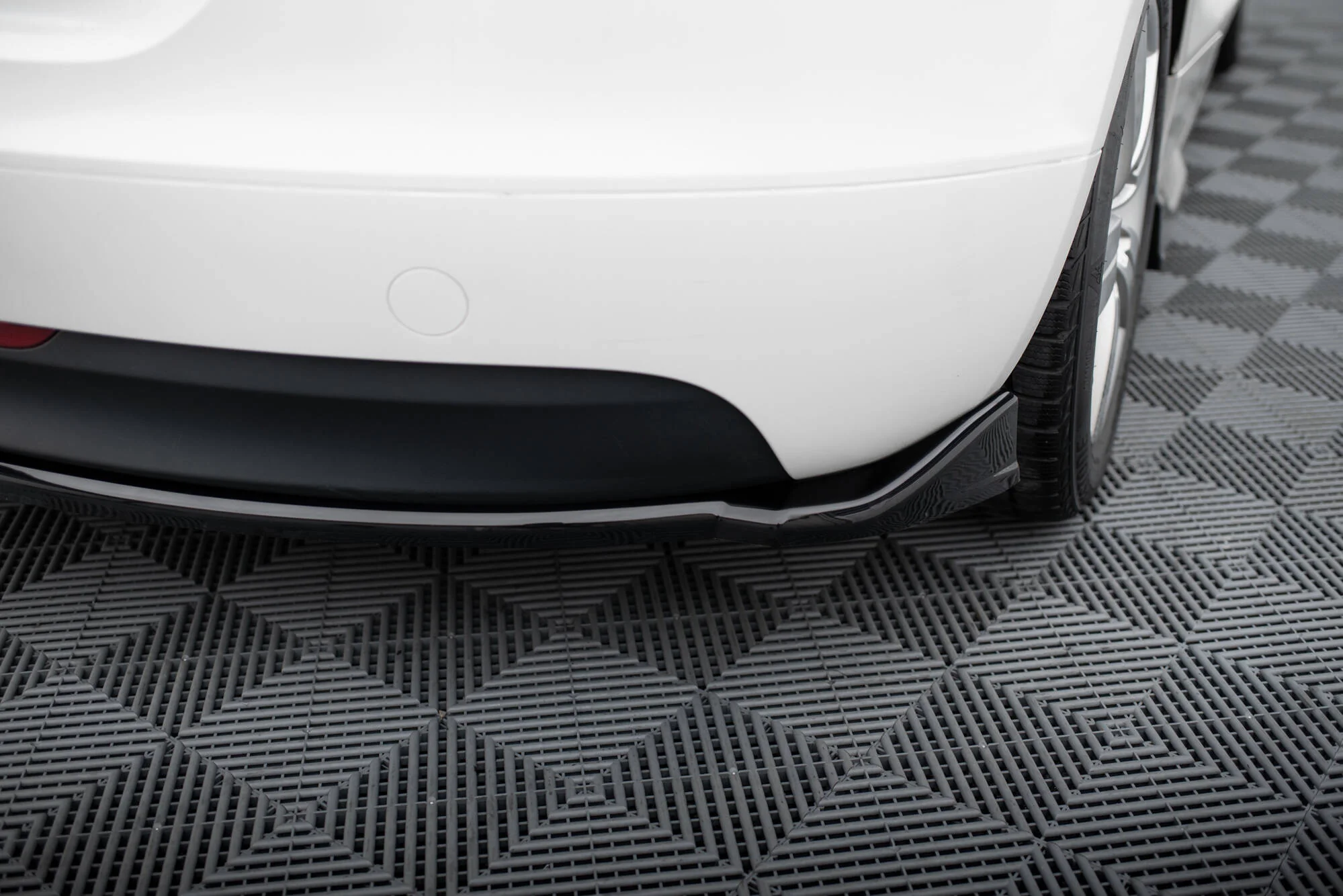 Rear Side Splitters Audi TT 8J - Image 4