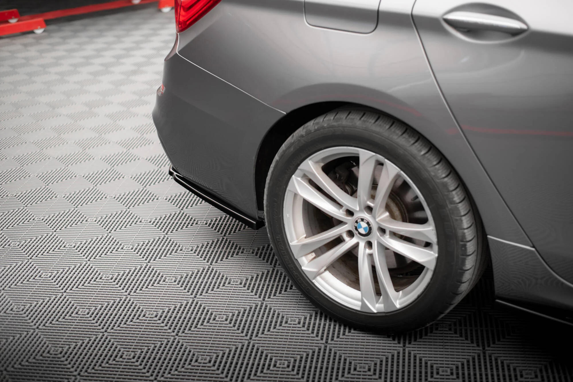 Rear Side Splitters BMW 5 GT M-Pack F07 - Image 4