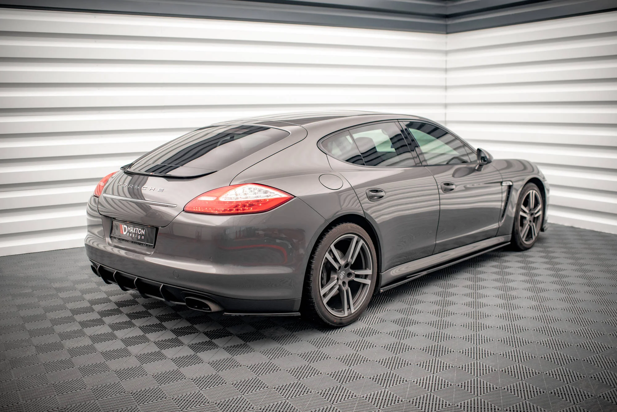 REAR SIDE SPLITTERS PORSCHE PANAMERA / PANAMERA DIESEL 970 - Image 2