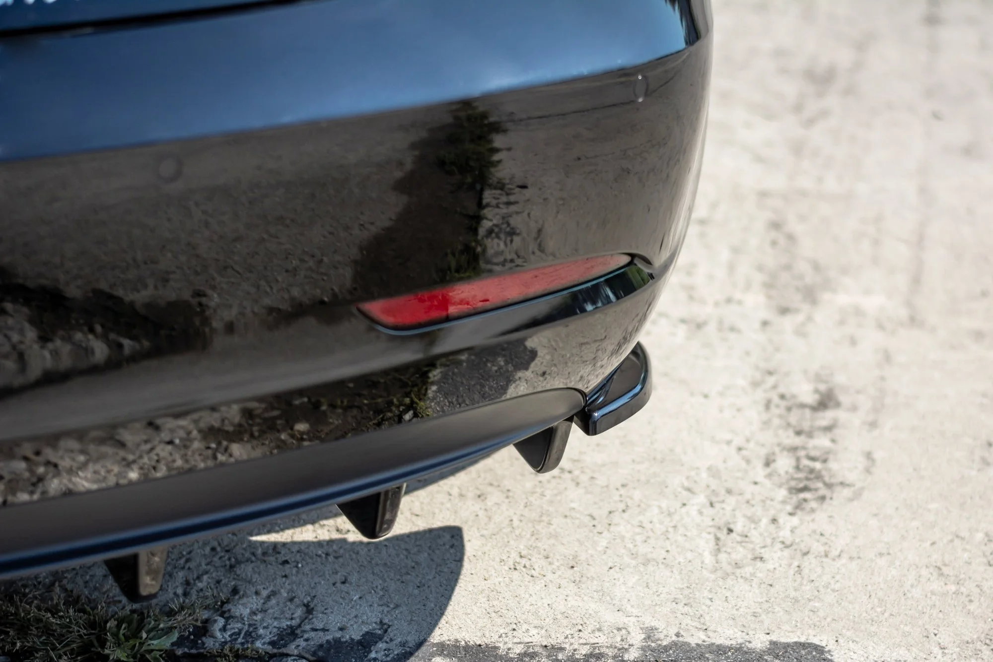 REAR SIDE SPLITTERS TESLA MODEL 3 - Image 2