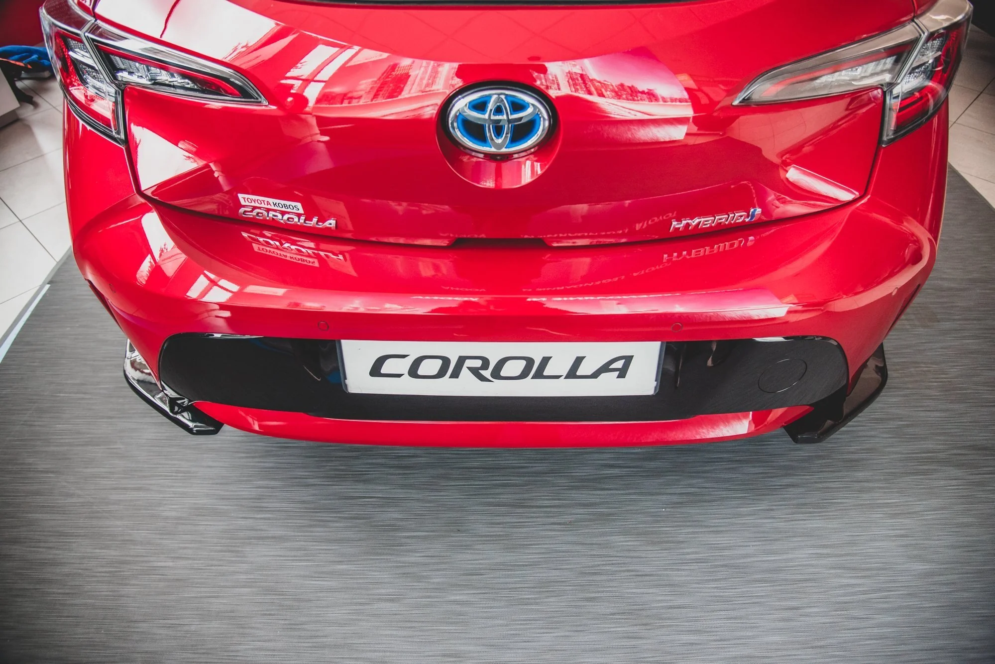 REAR SIDE SPLITTERS TOYOTA COROLLA XII HATCHBACK - Image 3