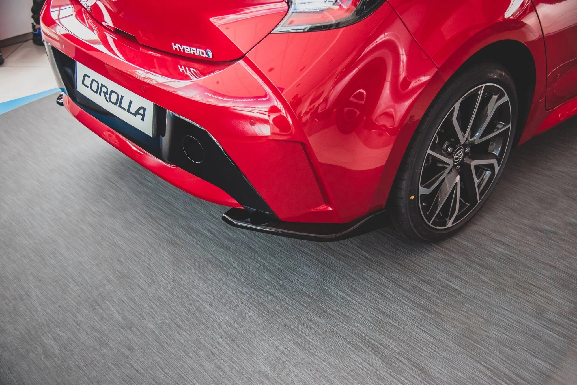 REAR SIDE SPLITTERS TOYOTA COROLLA XII HATCHBACK - Image 5