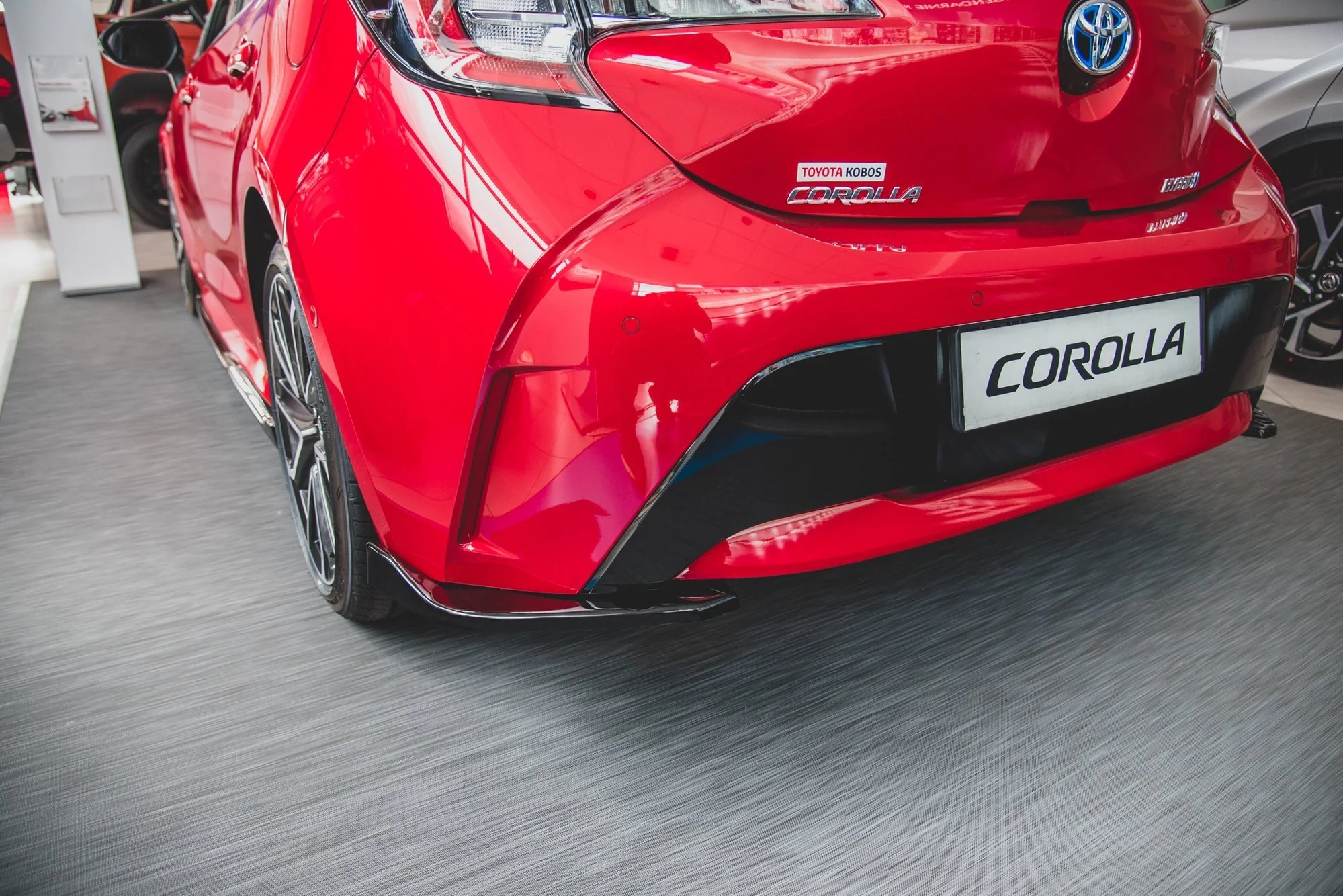 REAR SIDE SPLITTERS TOYOTA COROLLA XII HATCHBACK - Image 6