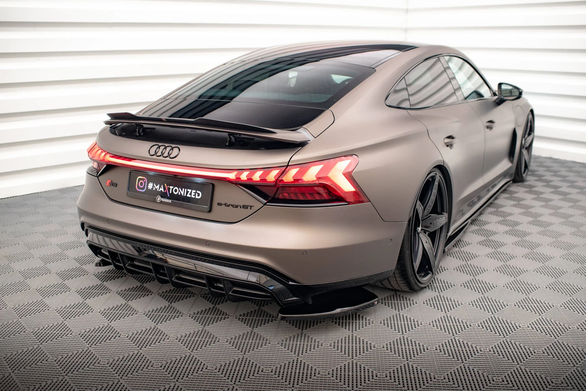 REAR SIDE SPLITTERS V.1 AUDI E-TRON GT / RS GT MK1 - Image 4