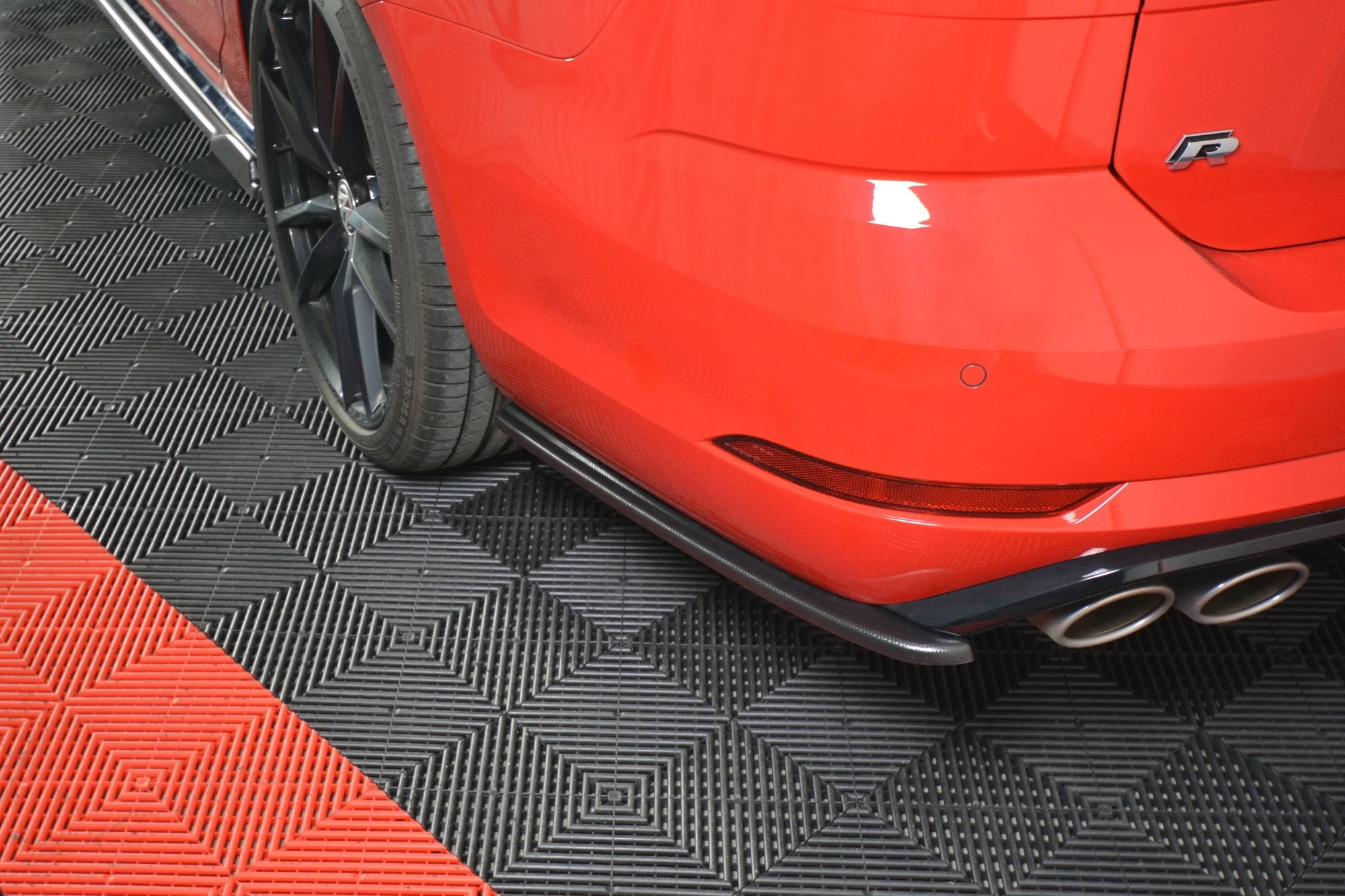 REAR SIDE SPLITTERS V.1 VW GOLF 7 SportWagen FACELIFT - Image 2