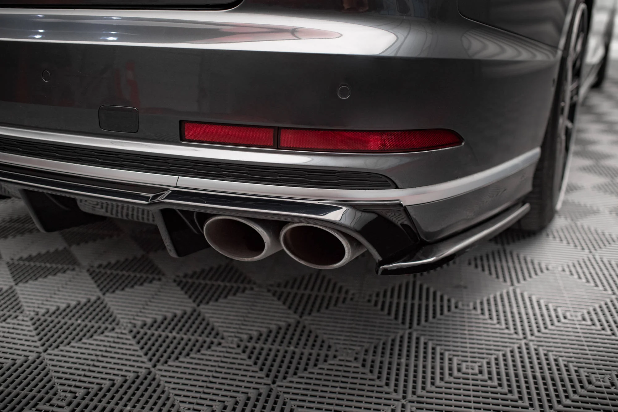 REAR SIDE SPLITTERS V.2 AUDI S8 D5 (SET FOR MAXTON VALANCE) - Image 2