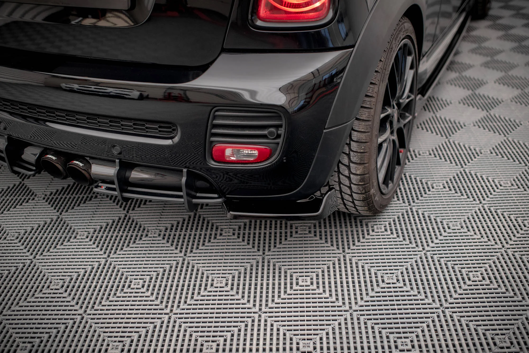 REAR SIDE SPLITTERS V.2 MINI COOPER JOHN COOPER WORKS R56 - Image 3