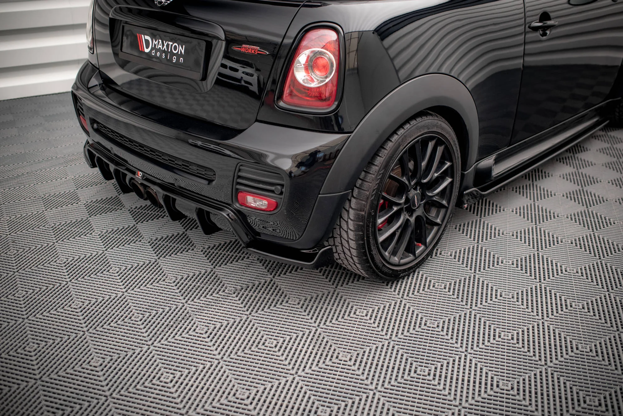 REAR SIDE SPLITTERS V.3 MINI COOPER JOHN COOPER WORKS R56 (MAXTON VALANCE SET) - Image 3