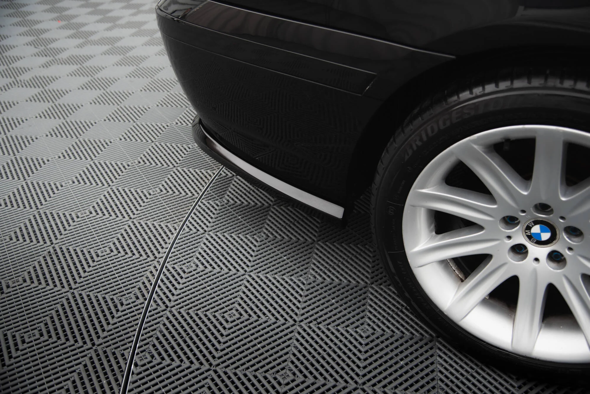 Rear Splitter BMW 7 E65 - Image 4