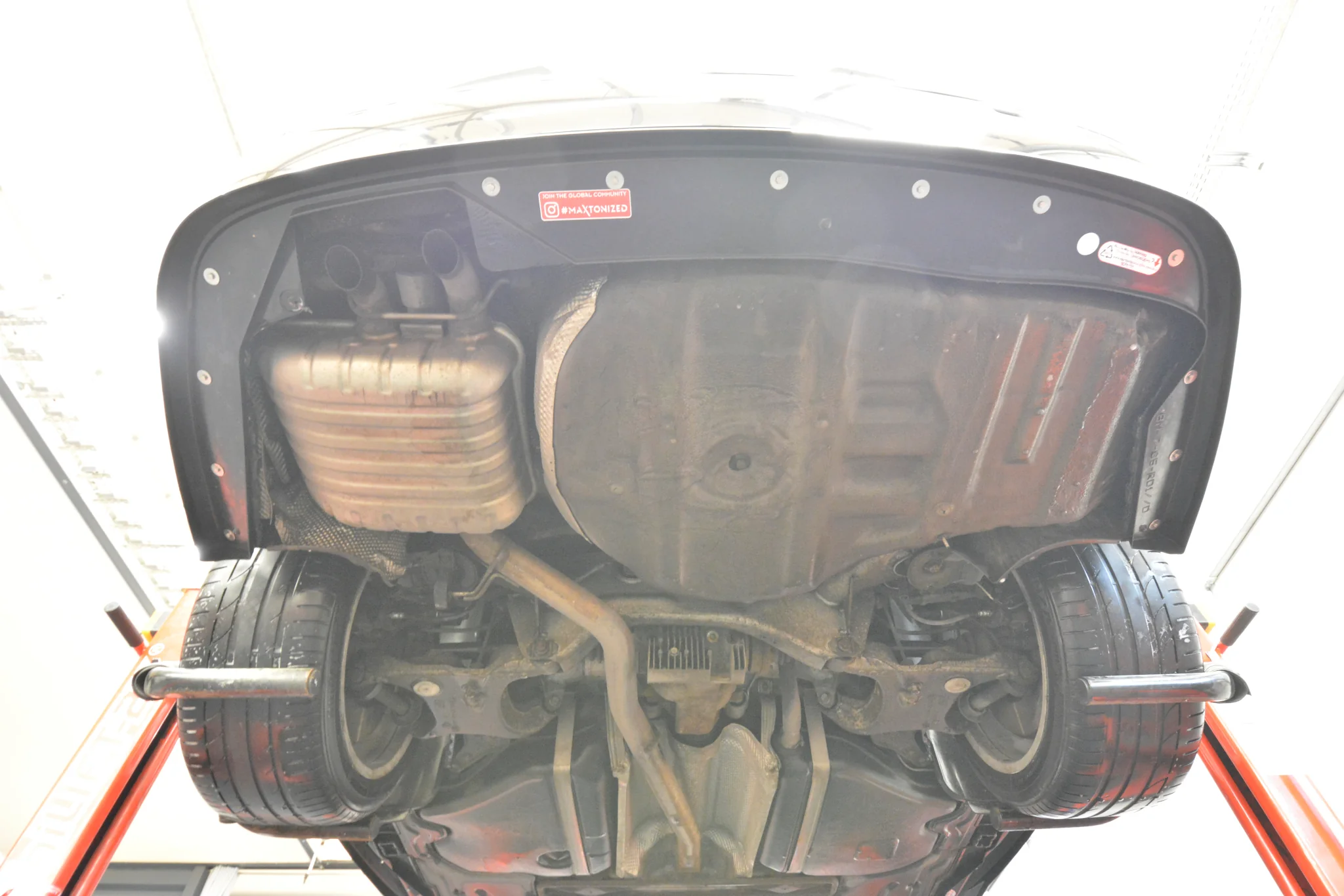Rear Splitter BMW 7 E65 - Image 7