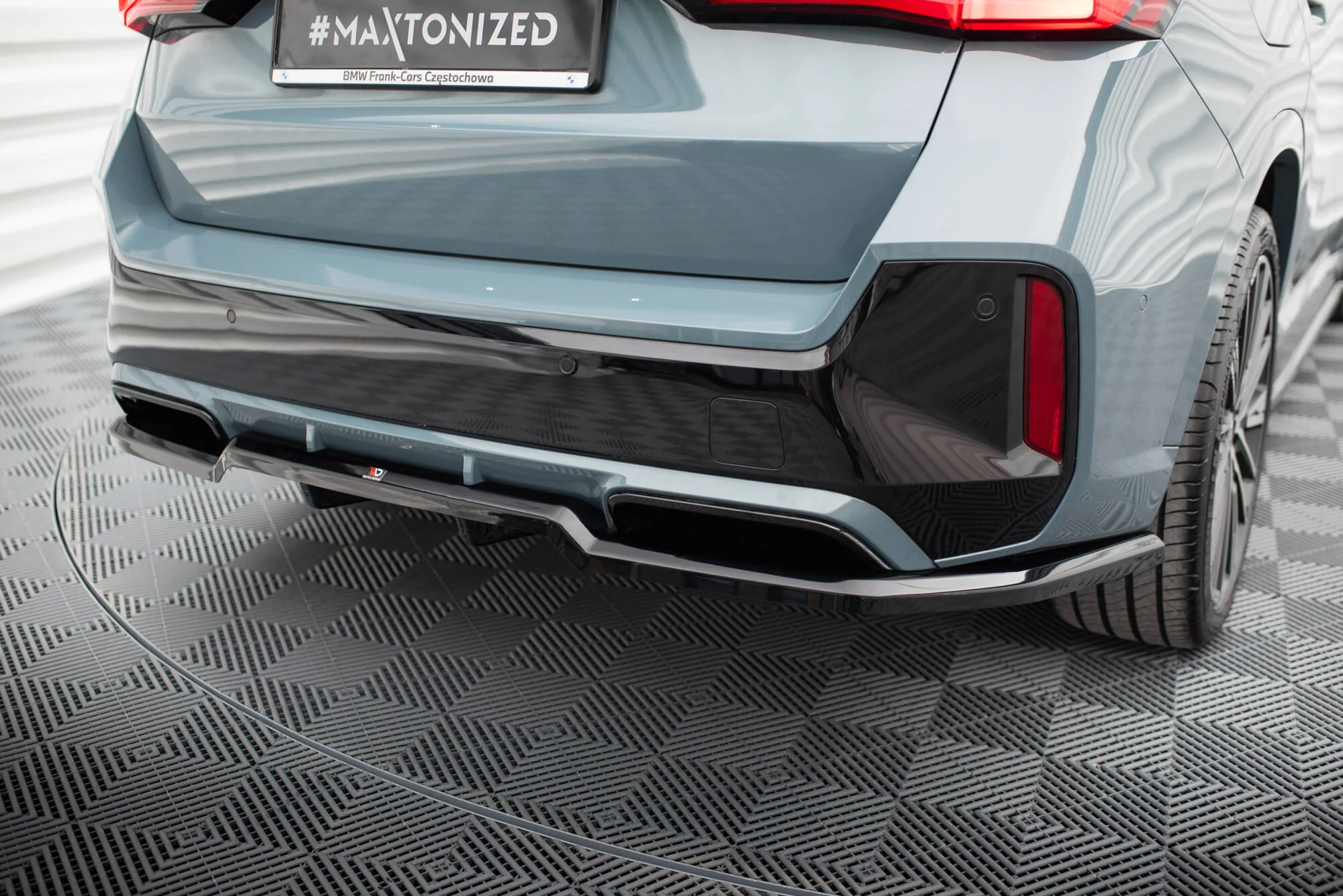 Rear Splitter (with vertical bars) BMW X1 M-Pack U11 - Image 3
