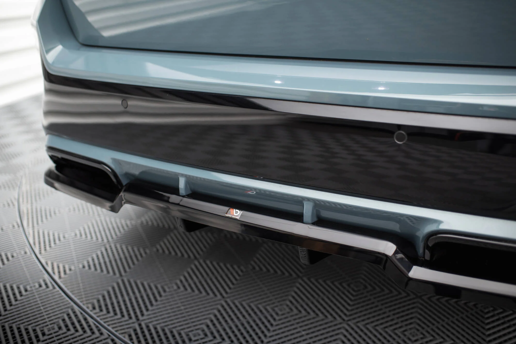 Rear Splitter (with vertical bars) BMW X1 M-Pack U11 - Image 4