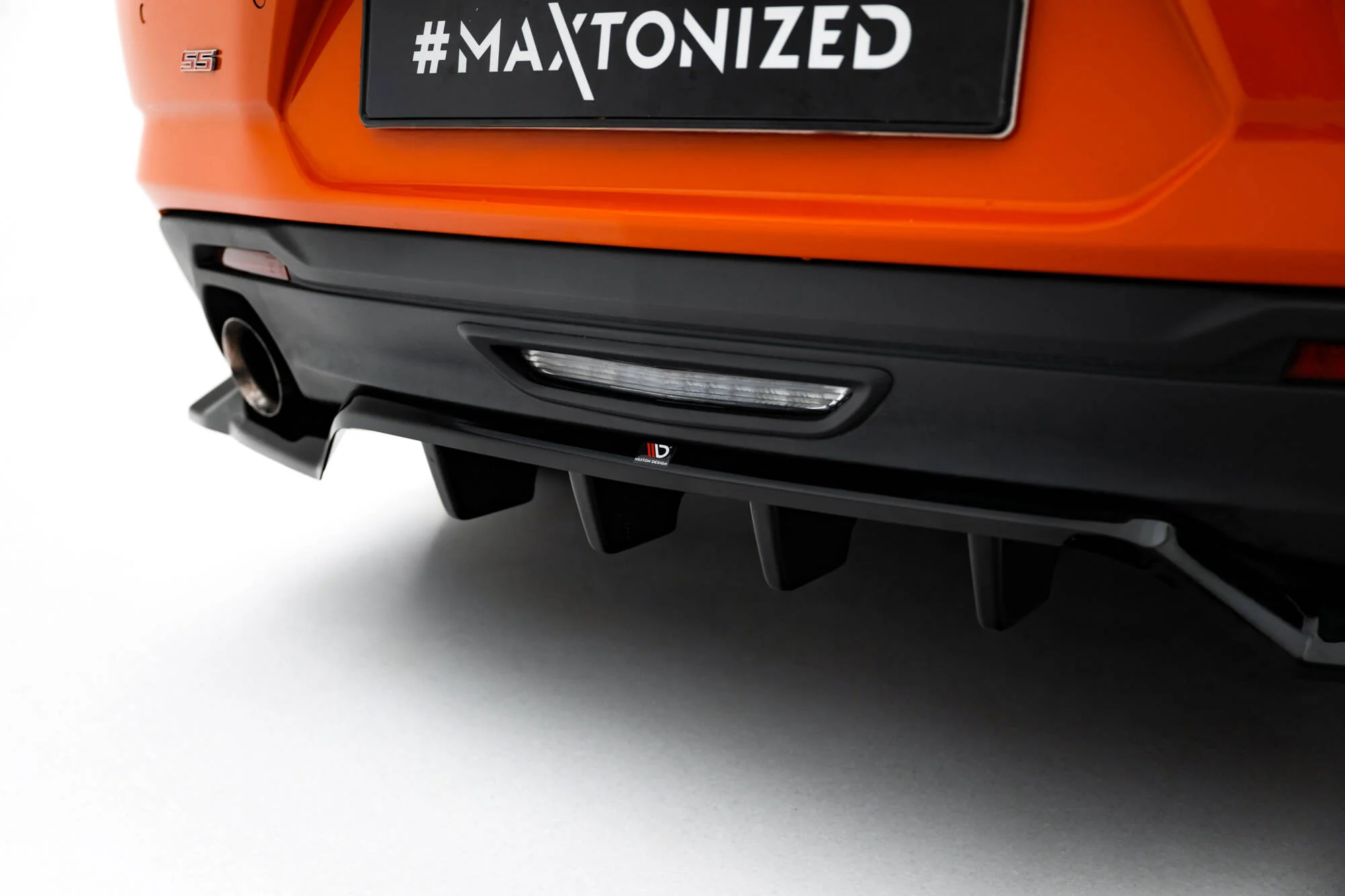 Rear Splitter (with vertical bars) Chevrolet Camaro SS Mk6 Facelift - Image 4