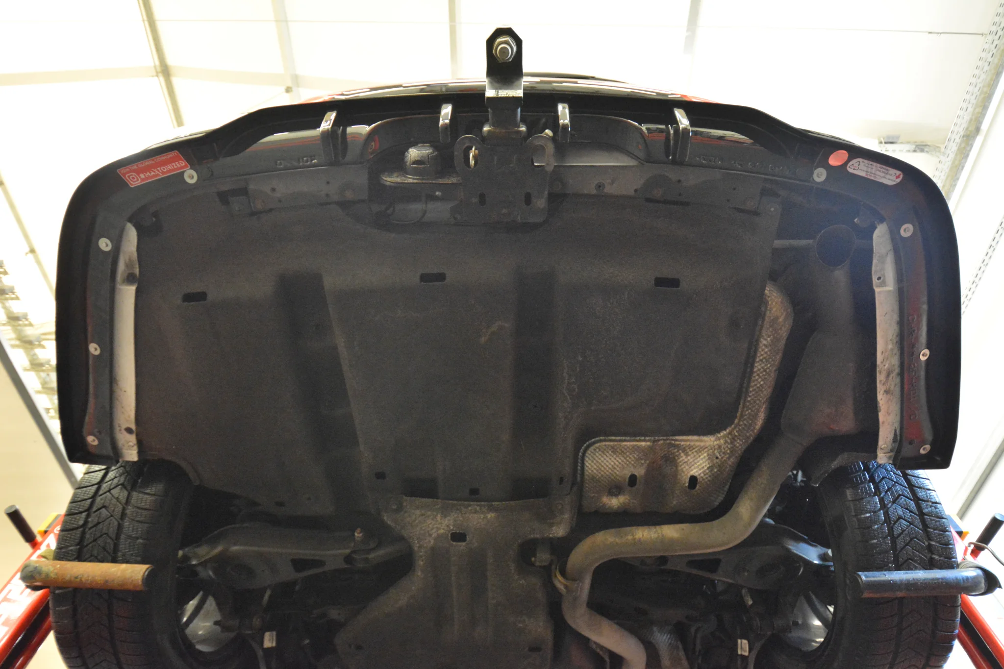 Rear Splitter (with vertical bars) Chrysler Pacifica Mk2 Facelift - Image 8