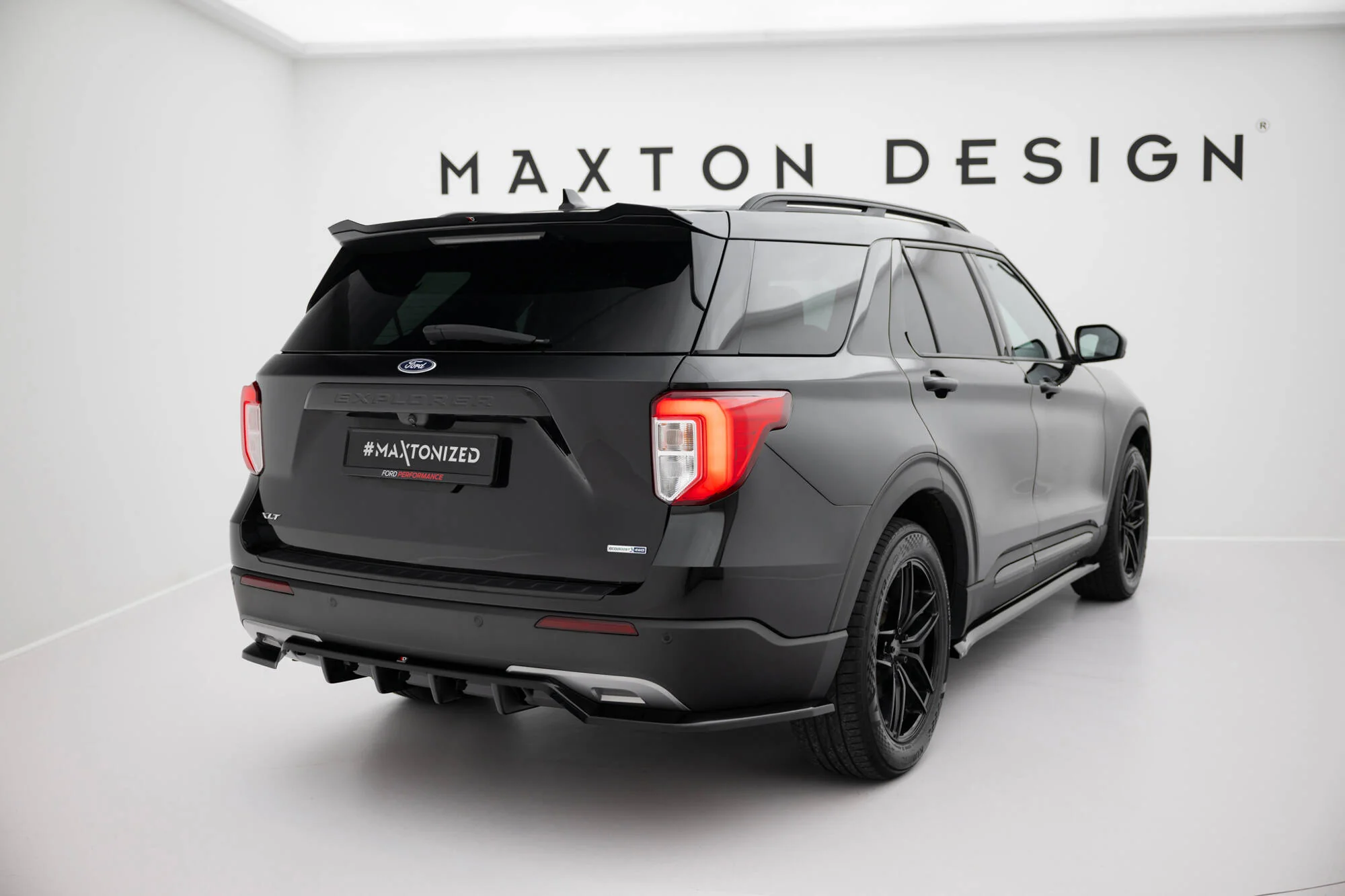 Rear Splitter (with vertical bars) Ford Explorer XLT Mk6 - Image 2