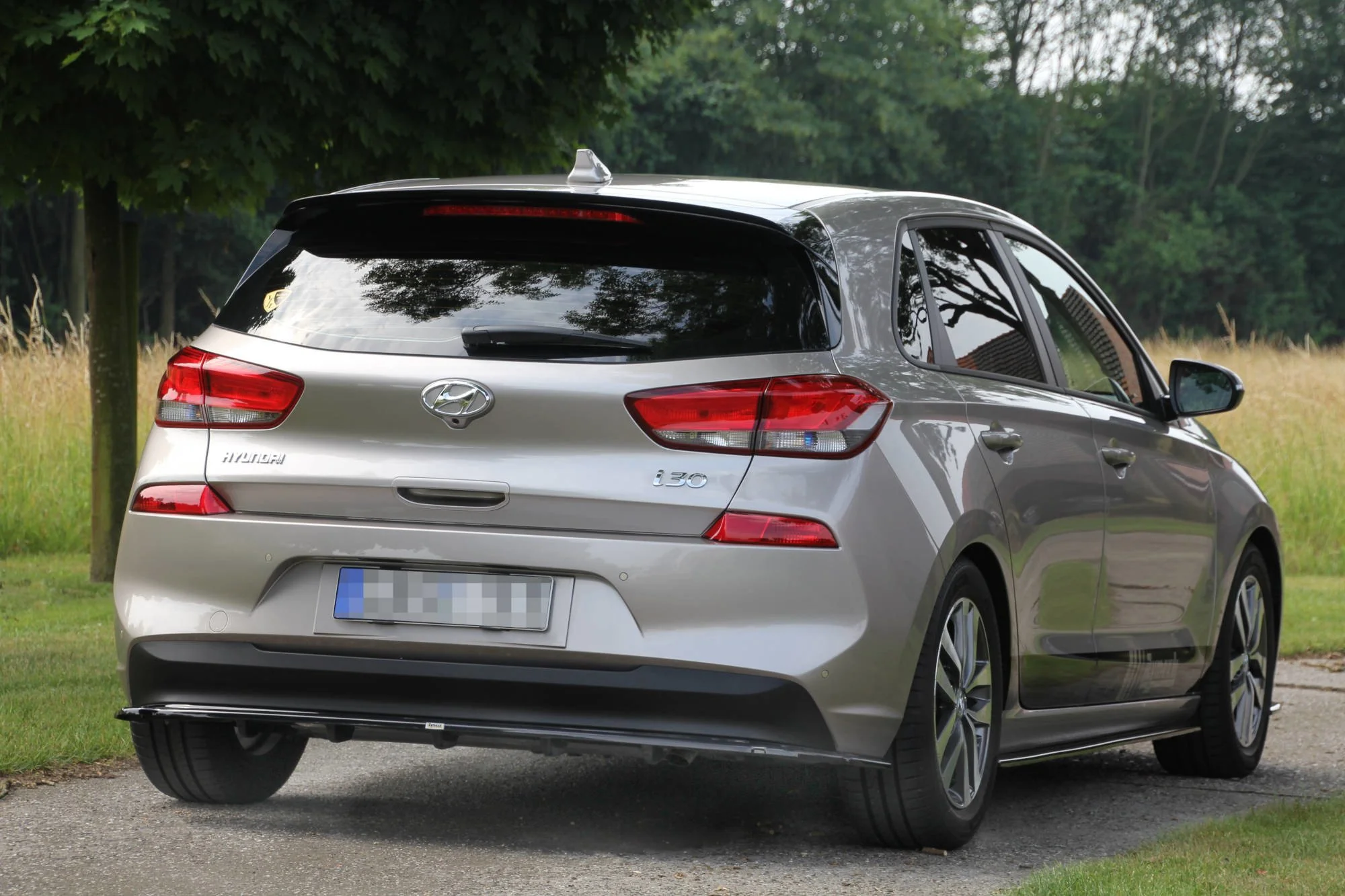 Rear Splitter (WITH VERTICAL BARS) HYUNDAI I30 MK3 HATCHBACK - Image 3