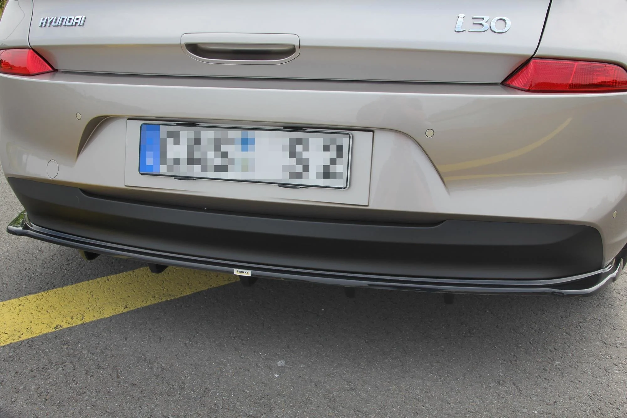 Rear Splitter (WITH VERTICAL BARS) HYUNDAI I30 MK3 HATCHBACK - Image 4