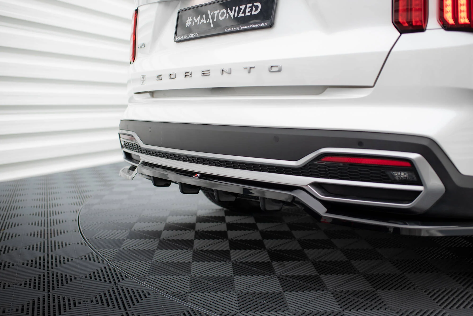 Rear Splitter (with vertical bars) Kia Sorento Mk4 - Image 4
