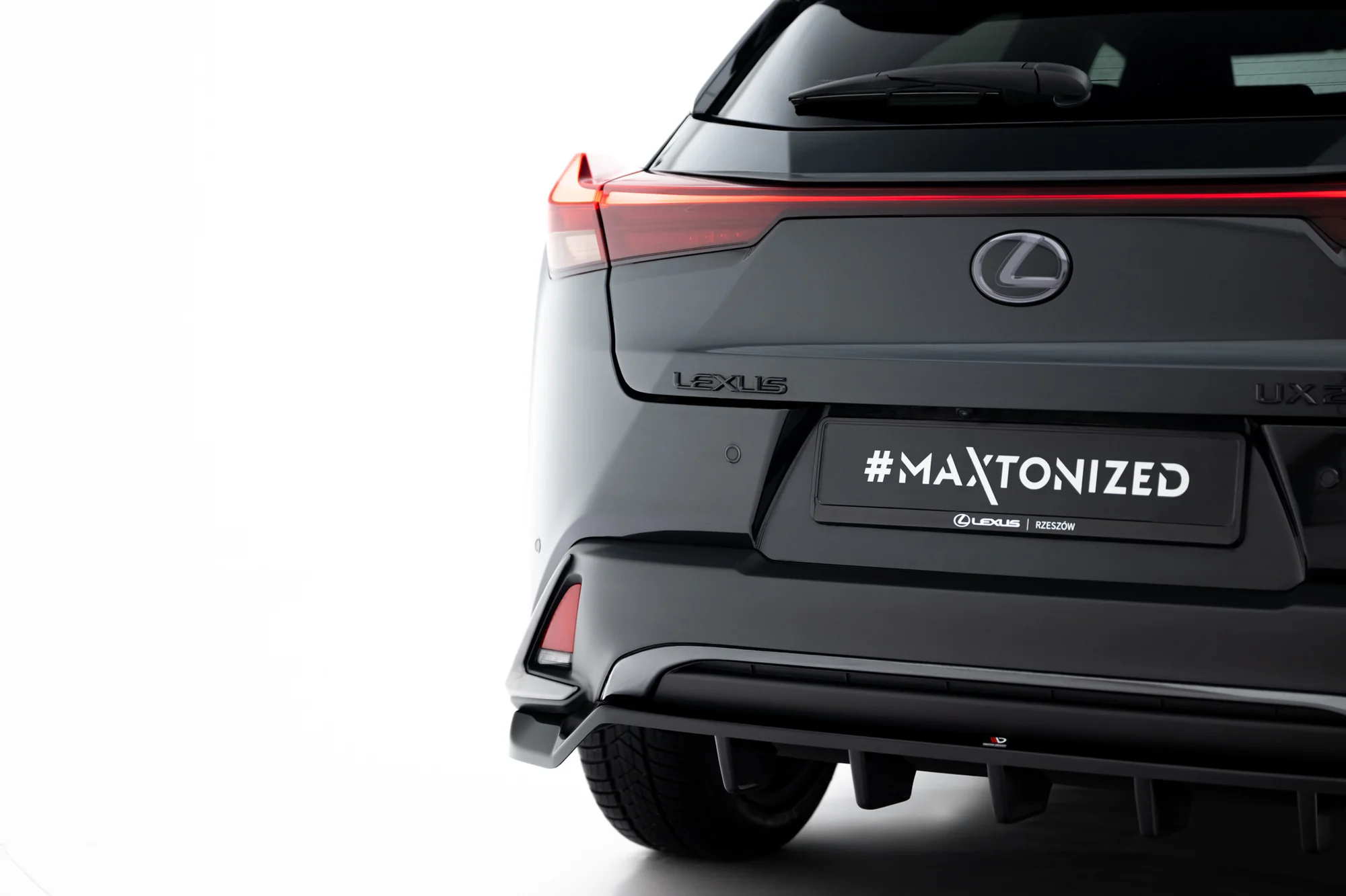 Rear Splitter (with vertical bars) Lexus UX F-Sport Mk1 - Image 4