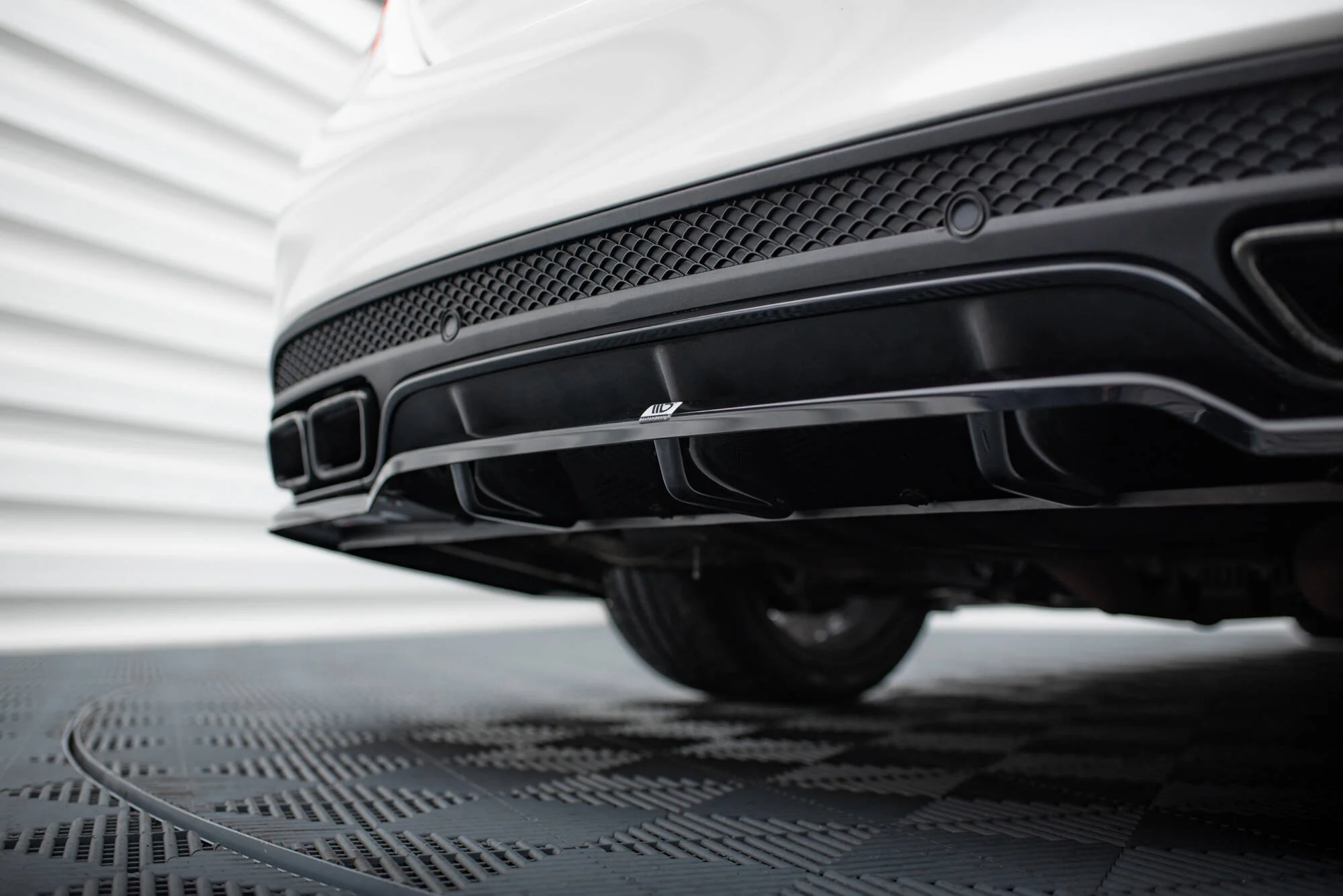 Rear Splitter (with vertical bars) Mercedes-AMG C63 Sedan / Estate W205 / S205 - Image 3