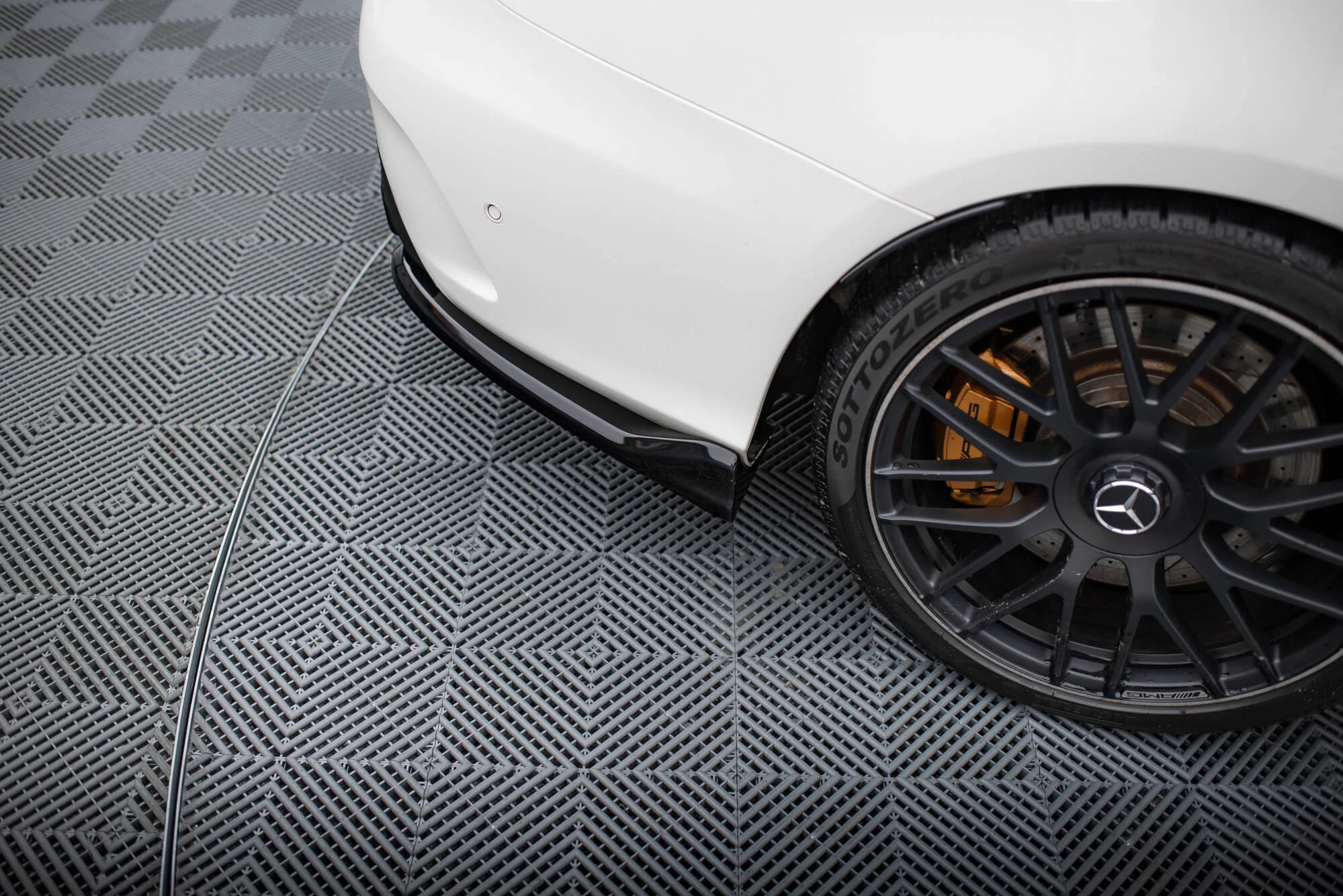 Rear Splitter (with vertical bars) Mercedes-AMG C63 Sedan / Estate W205 / S205 - Image 4