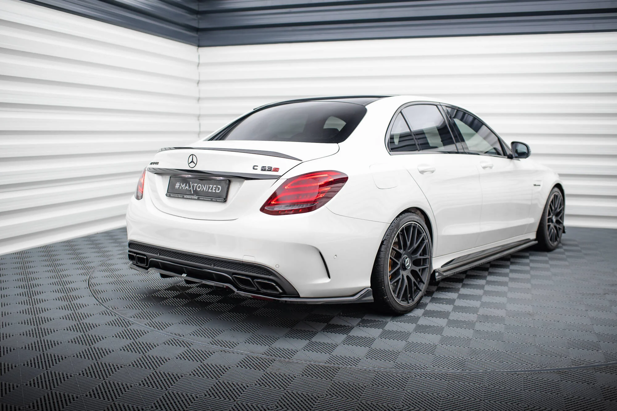 Rear Splitter (with vertical bars) Mercedes-AMG C63 Sedan / Estate W205 / S205 - Image 5