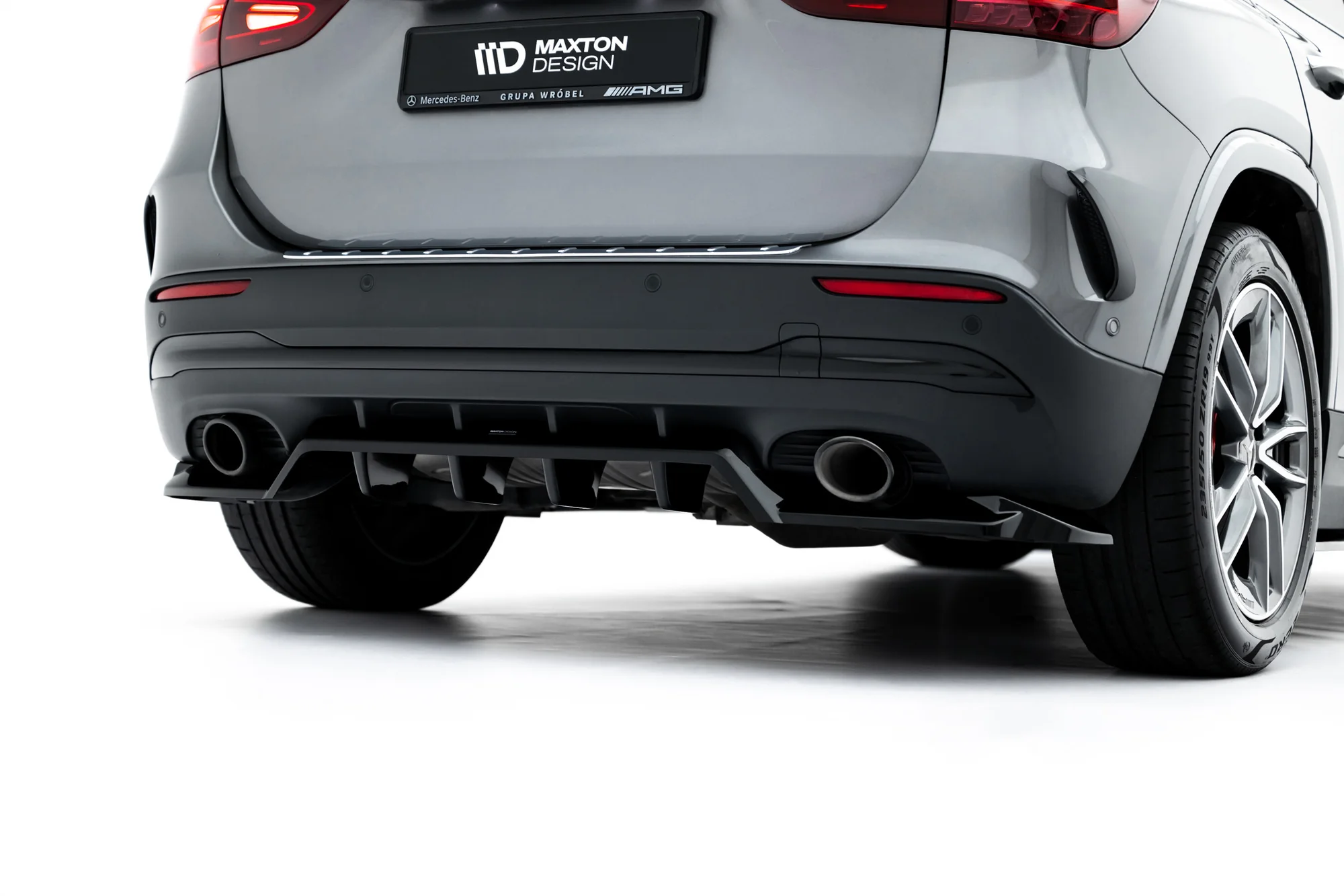 Rear Splitter (with vertical bars) Mercedes-AMG GLA 35 H247 Facelift - Image 6