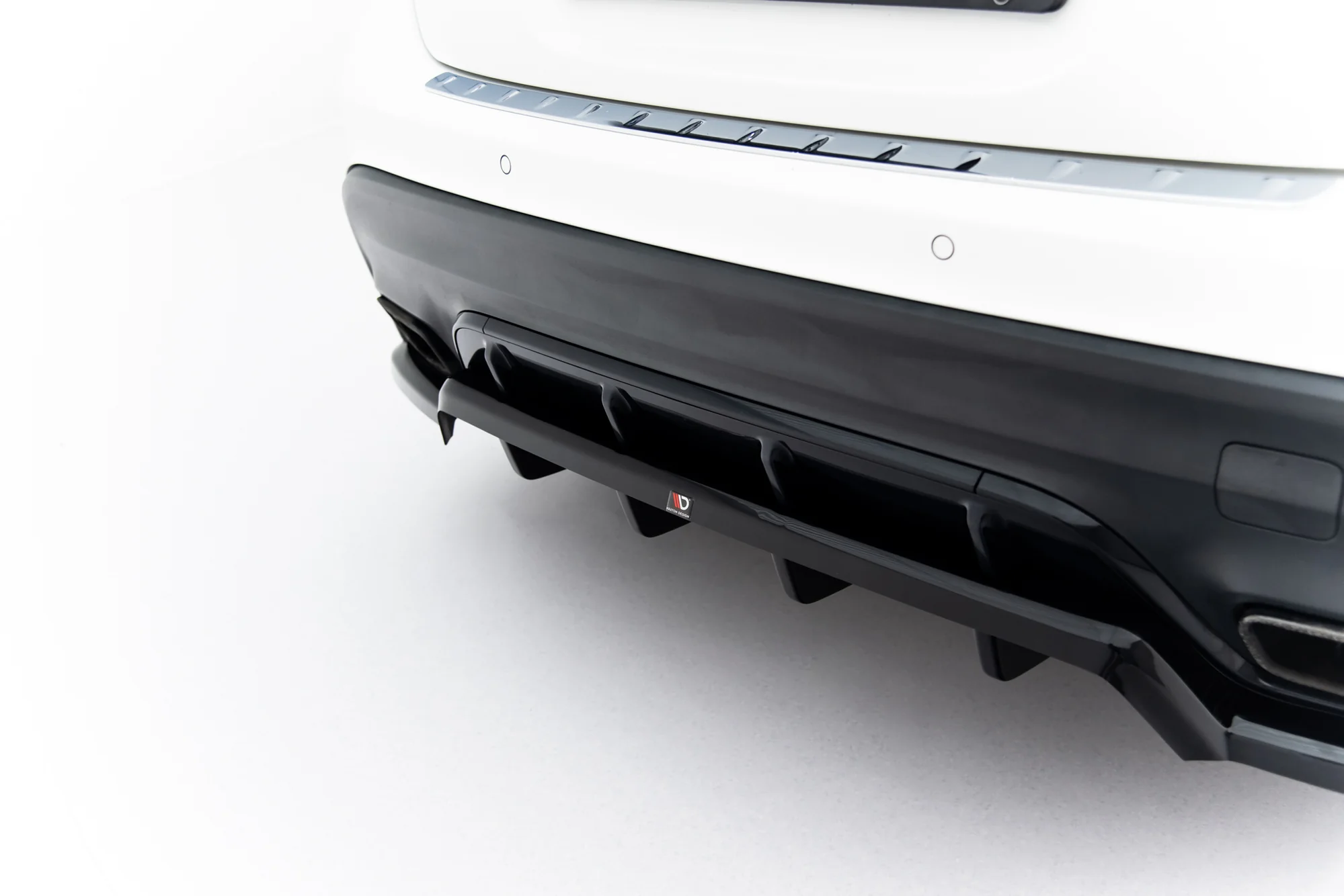 Rear Splitter (with vertical bars) Mercedes-Benz GLA 45 AMG X156 Facelift - Image 3