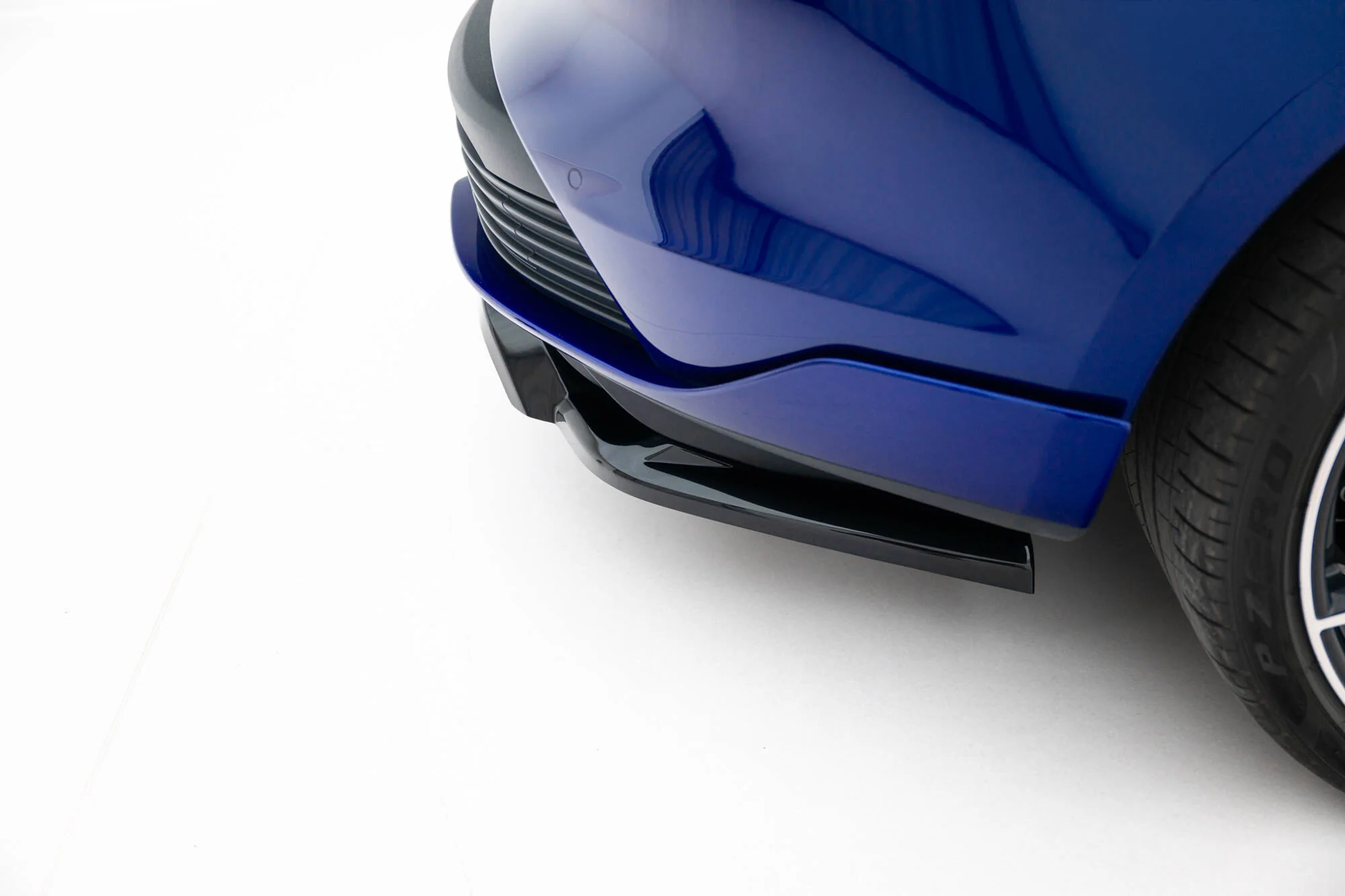 Rear Splitter (with vertical bars) Porsche Taycan Turbo S Mk1 - Image 4