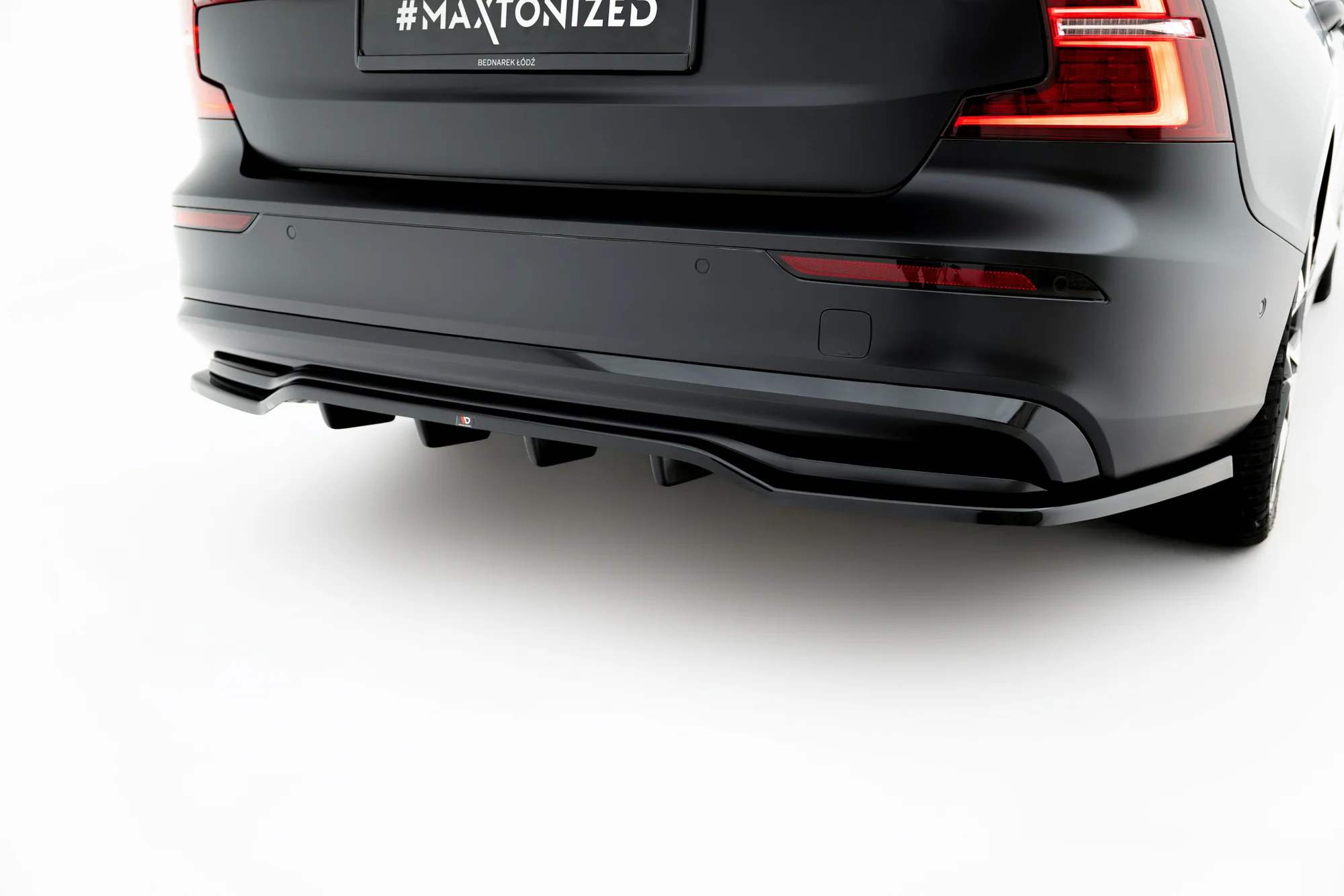 Rear Splitter (with vertical bars) Volvo S60/V60 R-Design Mk3 [MY2023-] - Image 3