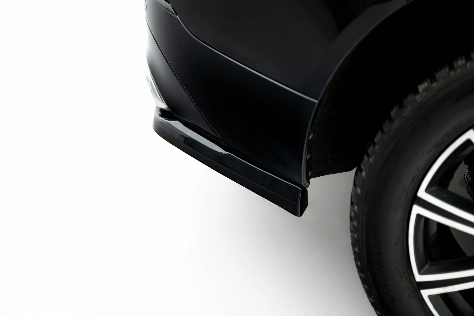 Rear Splitter (with vertical bars) Volvo XC60 Mk2 - Image 4