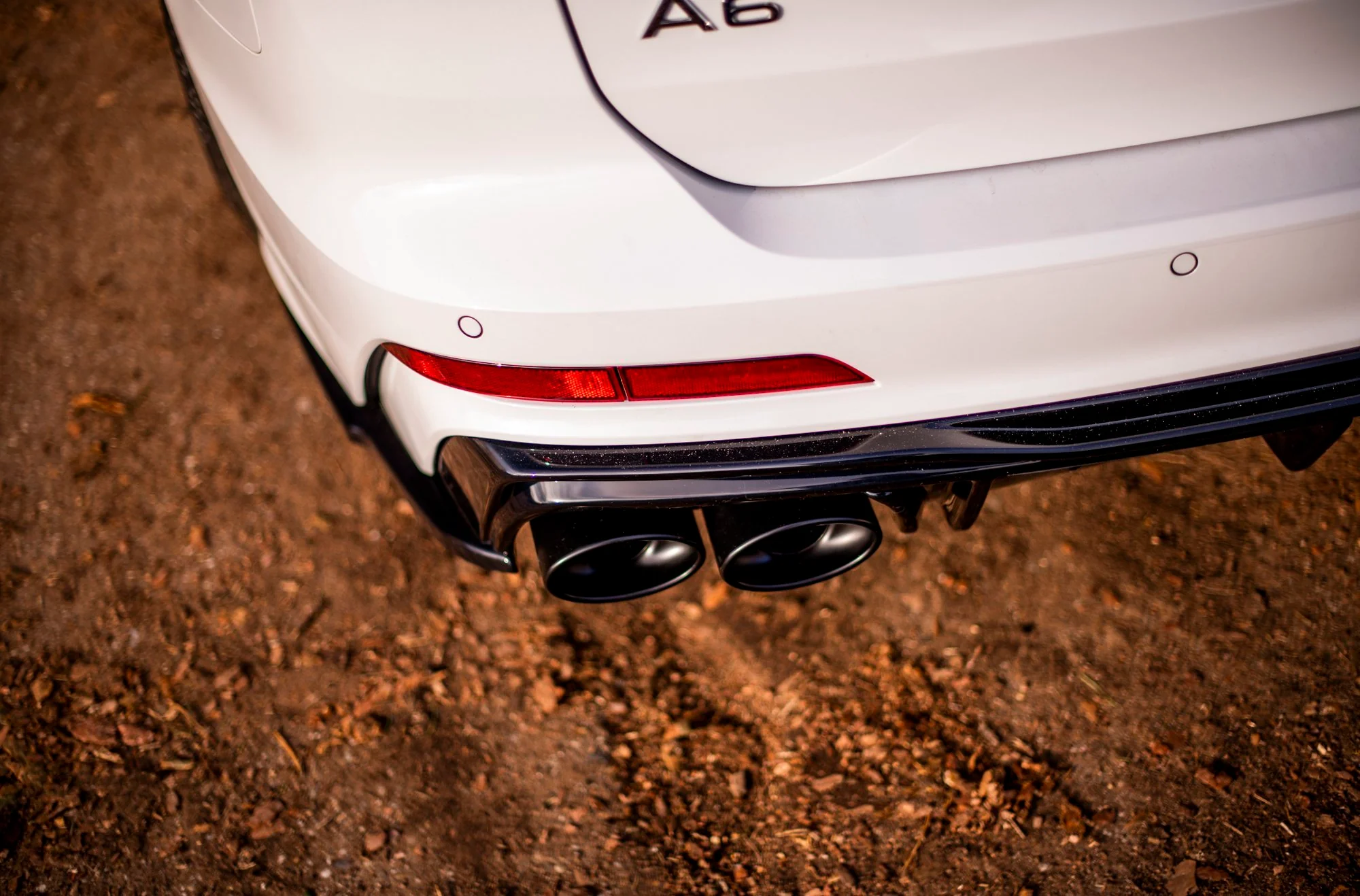 REAR VALANCE + EXHAUST ENDS IMITATION AUDI A6 C8 S-LINE - Image 14