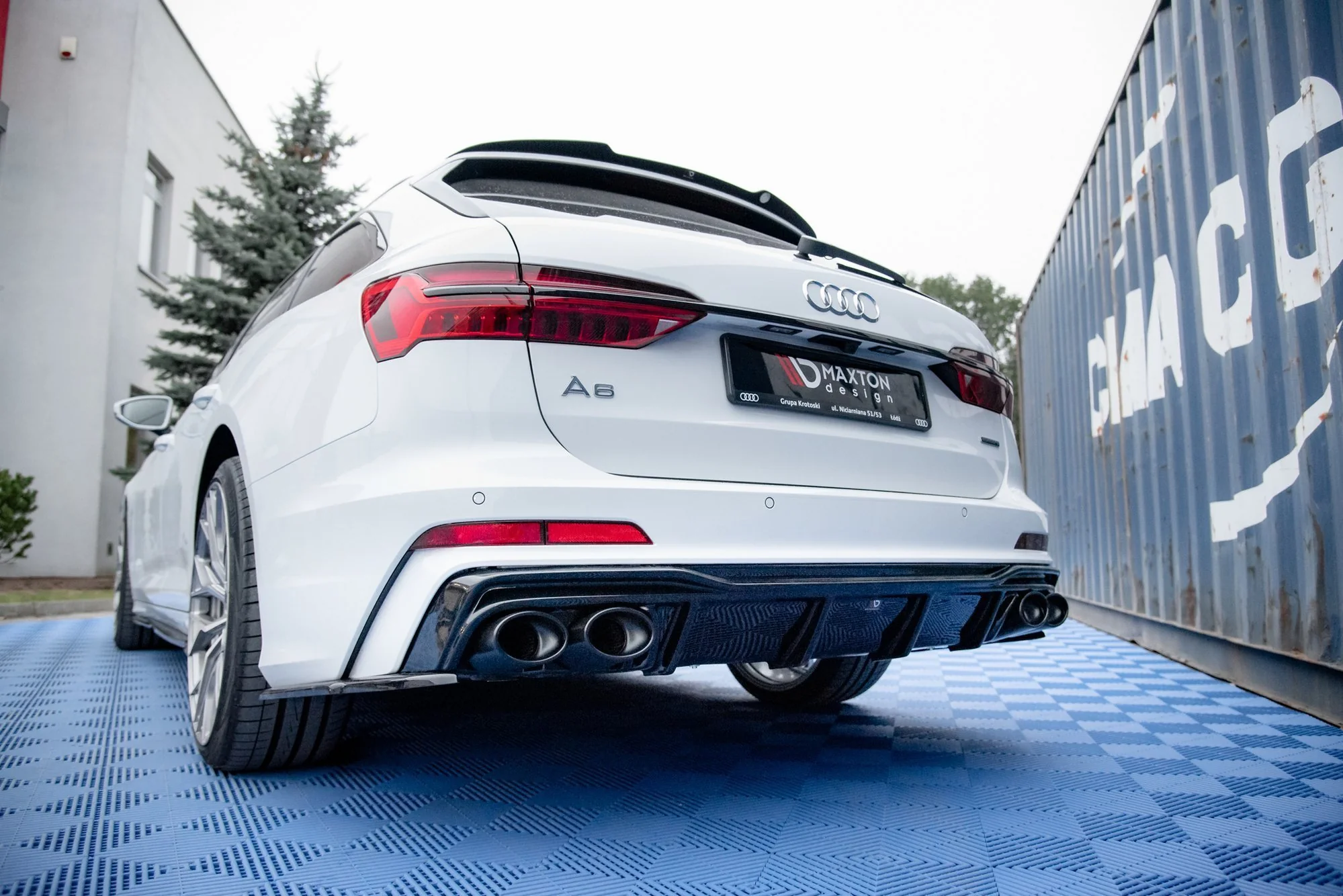 REAR VALANCE + EXHAUST ENDS IMITATION AUDI A6 C8 S-LINE - Image 6