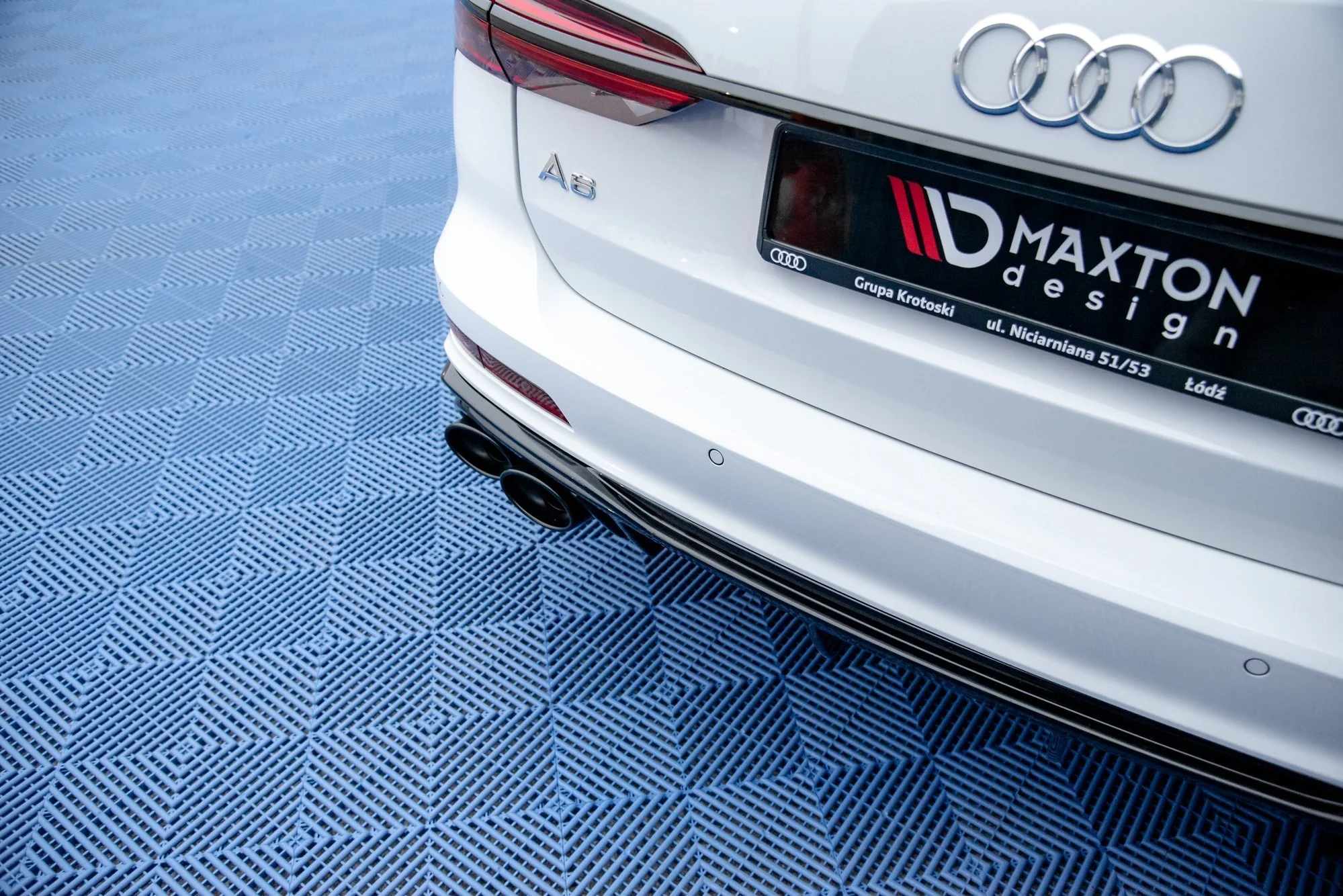 REAR VALANCE + EXHAUST ENDS IMITATION AUDI A6 C8 S-LINE - Image 7