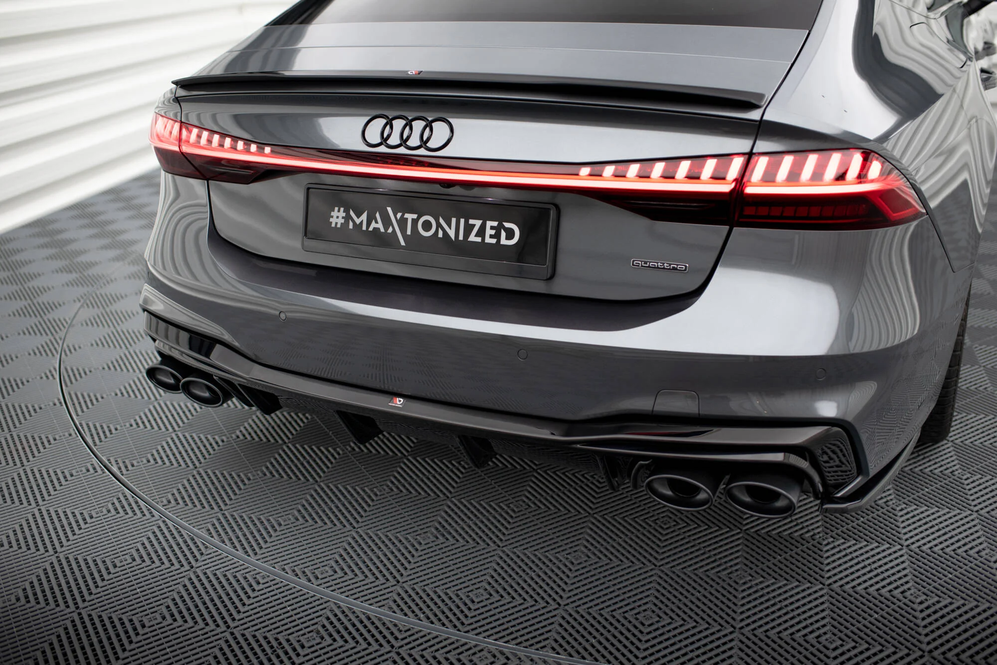 REAR VALANCE + EXHAUST ENDS IMITATION AUDI A7 C8 S-LINE - Image 3