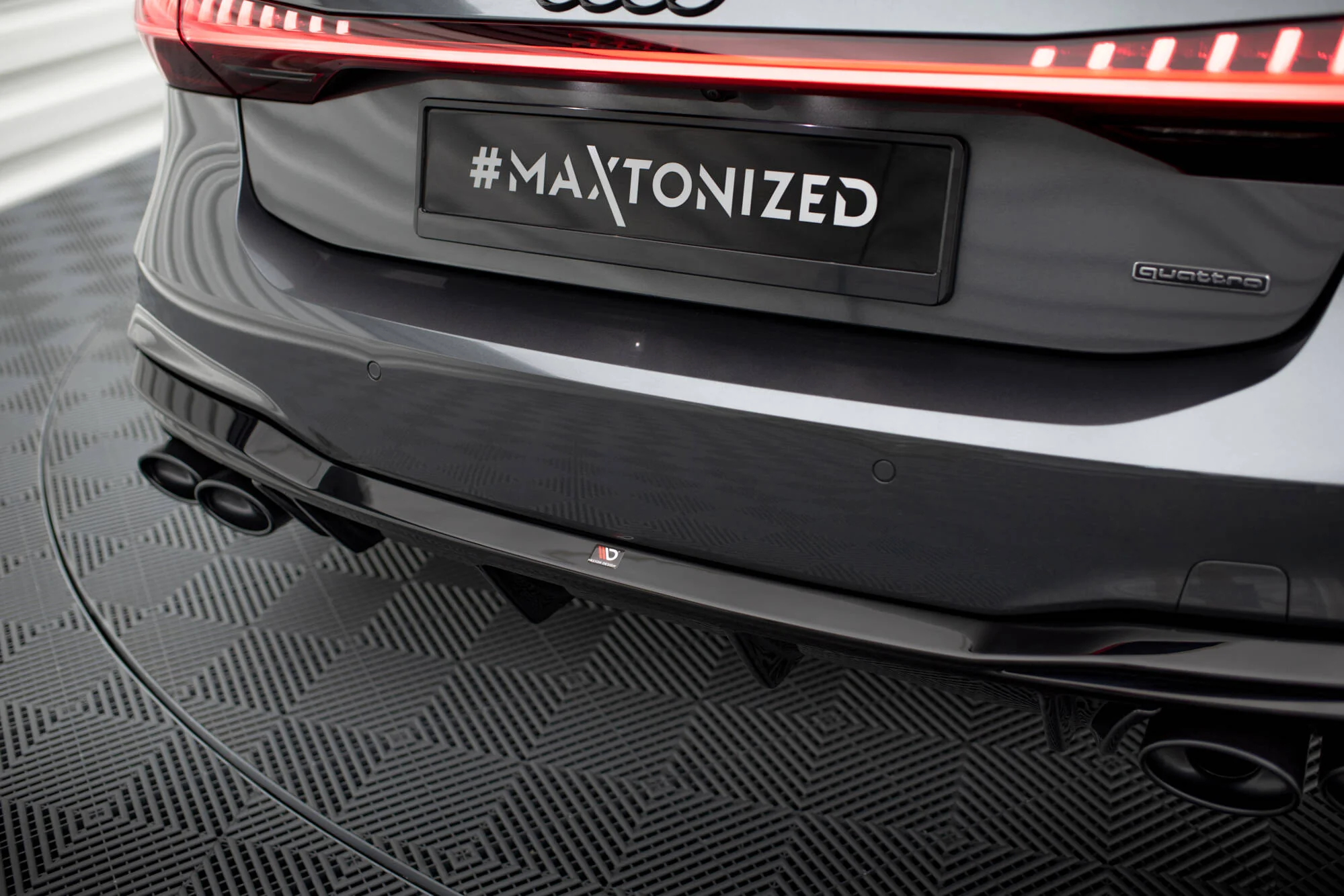 REAR VALANCE + EXHAUST ENDS IMITATION AUDI A7 C8 S-LINE - Image 4