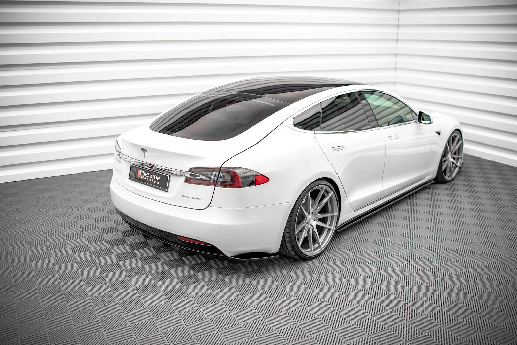 REAR VALANCE TESLA MODEL S FACELIFT - Image 2