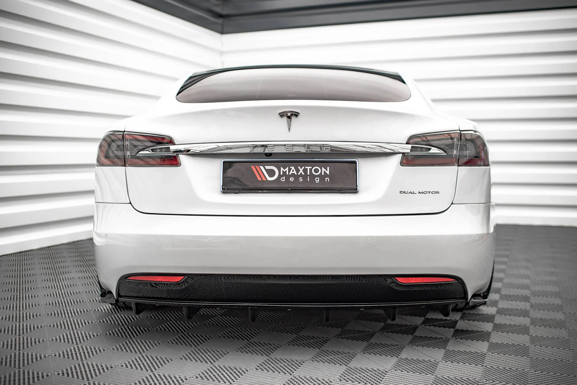 REAR VALANCE TESLA MODEL S FACELIFT - Image 4