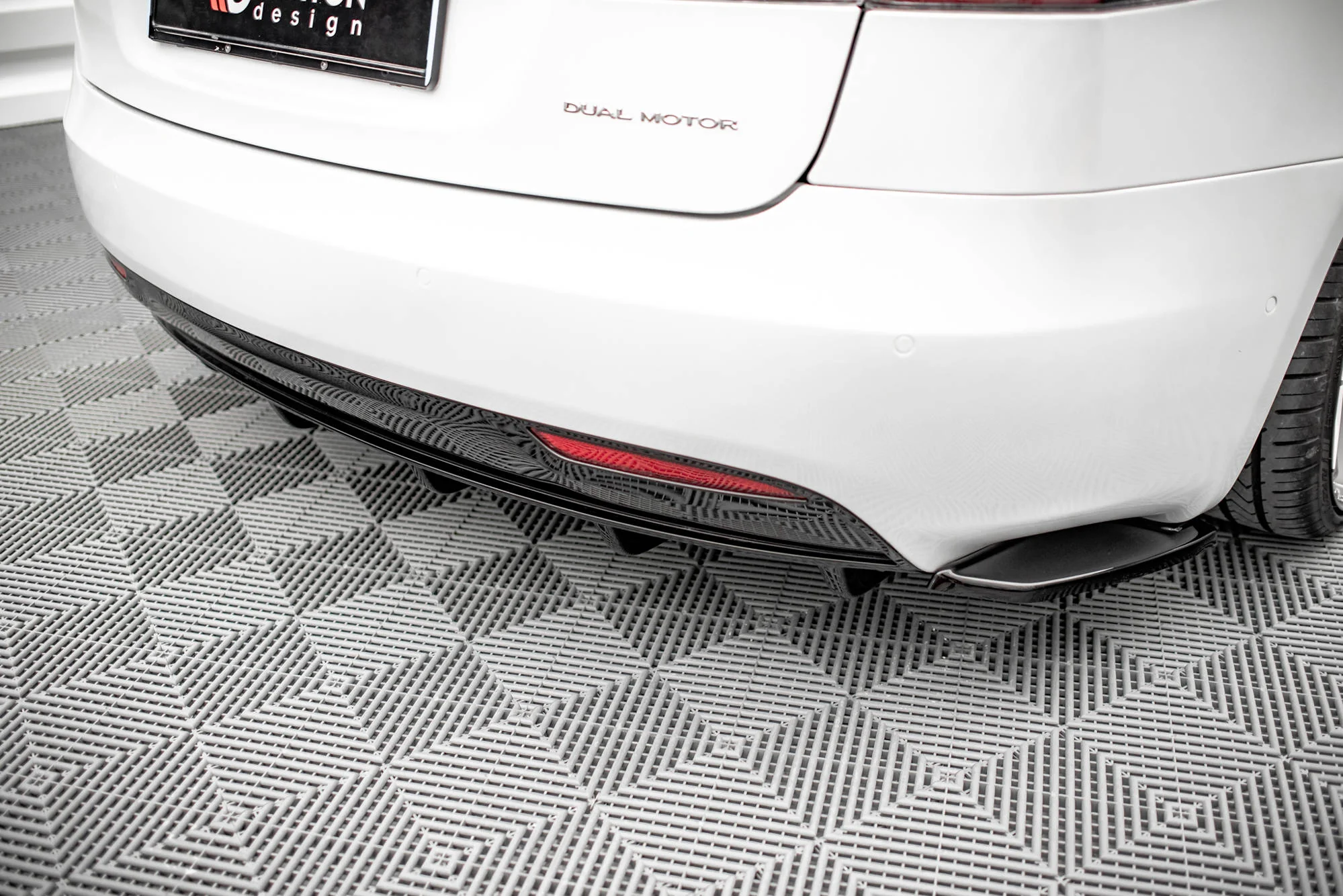 REAR VALANCE TESLA MODEL S FACELIFT - Image 6