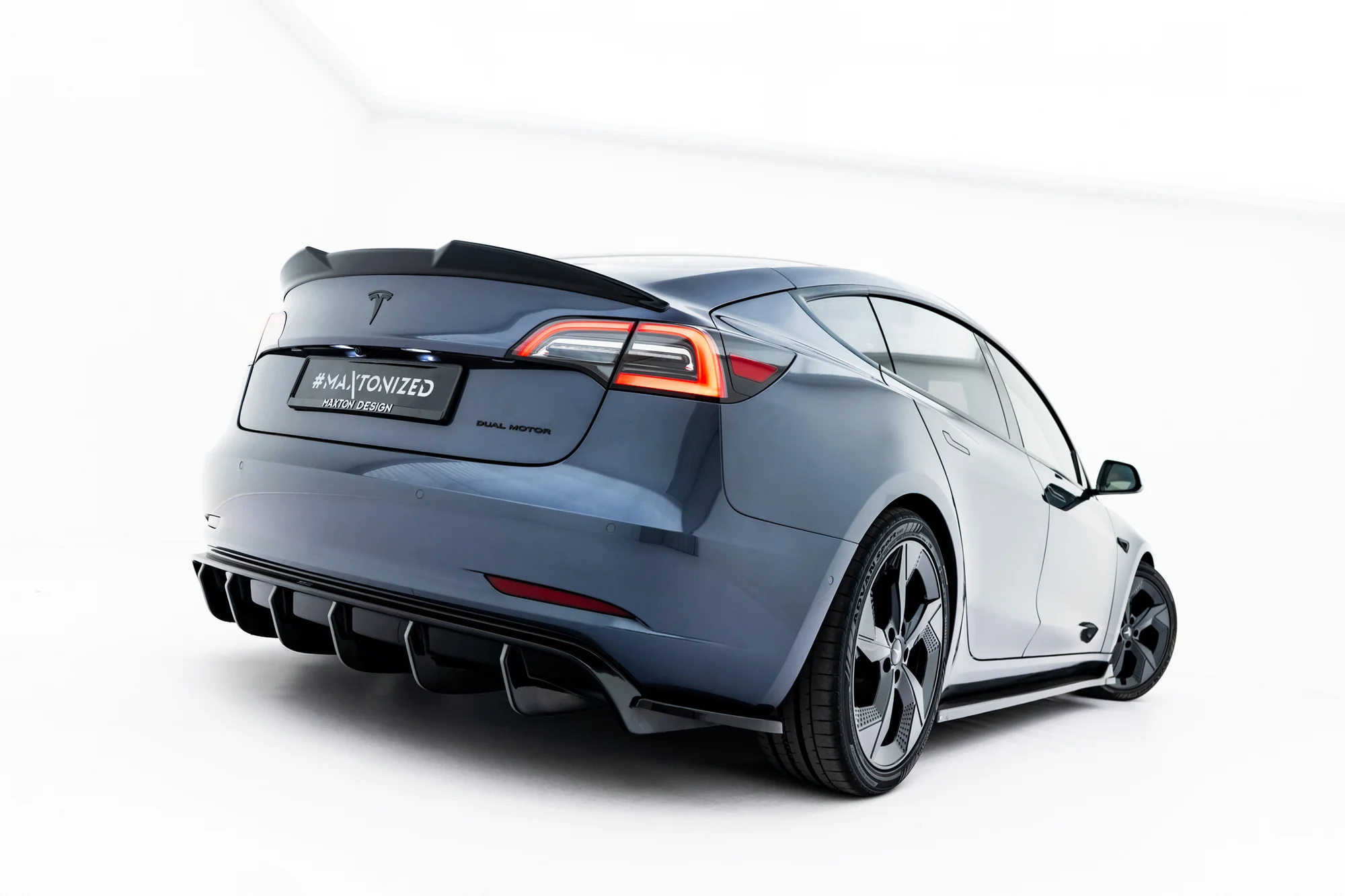 REAR VALANCE V.2 TESLA MODEL 3 - Image 2