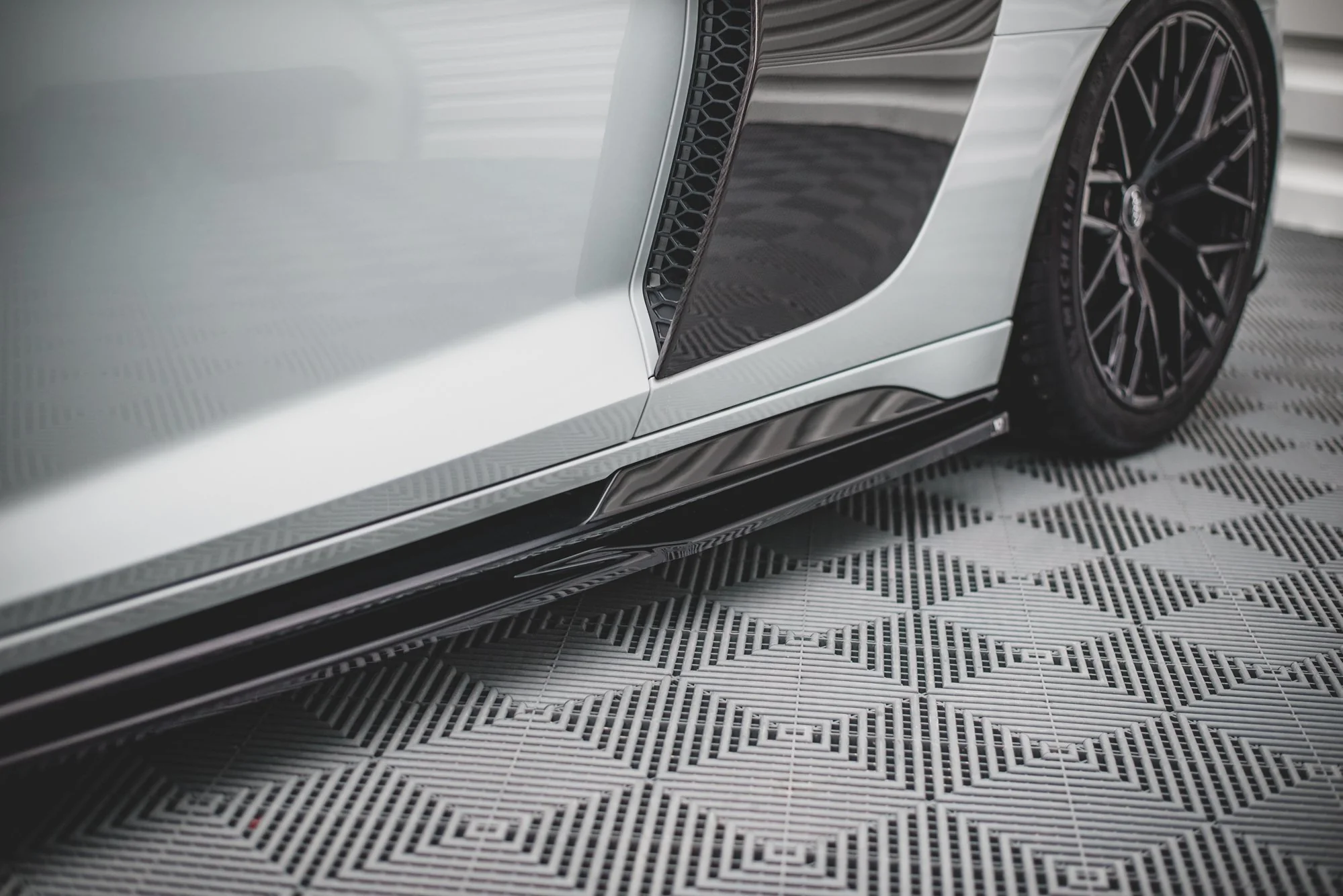 SIDE SKIRTS DIFFUSERS AUDI R8 MK2 FACELIFT - Image 3