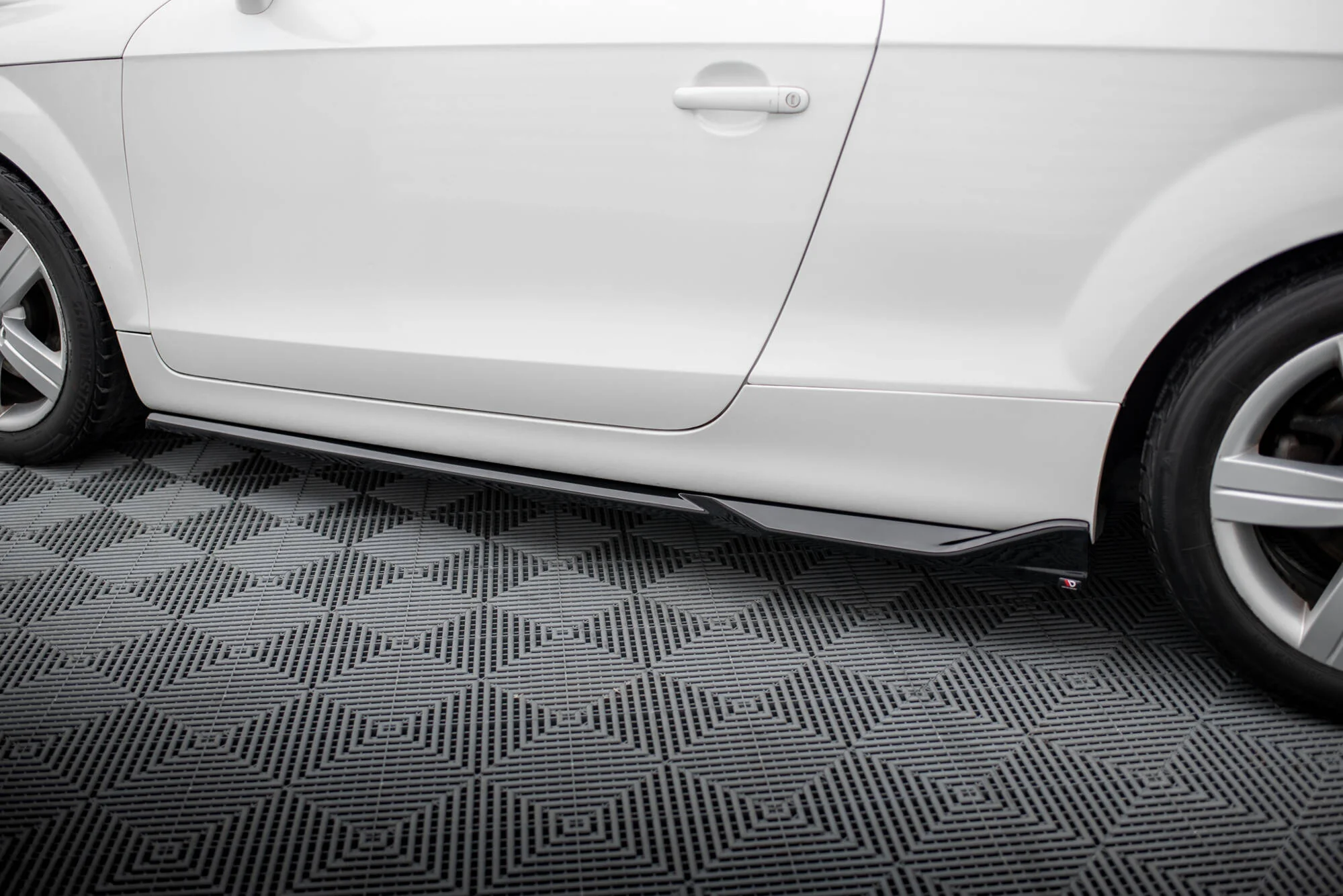 Side Skirts Diffusers Audi TT 8J - Image 4