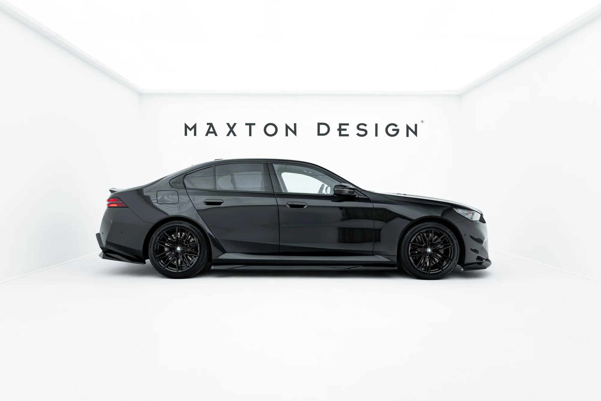 Side skirts Diffusers BMW M5 Sedan / Touring G90 - Image 2