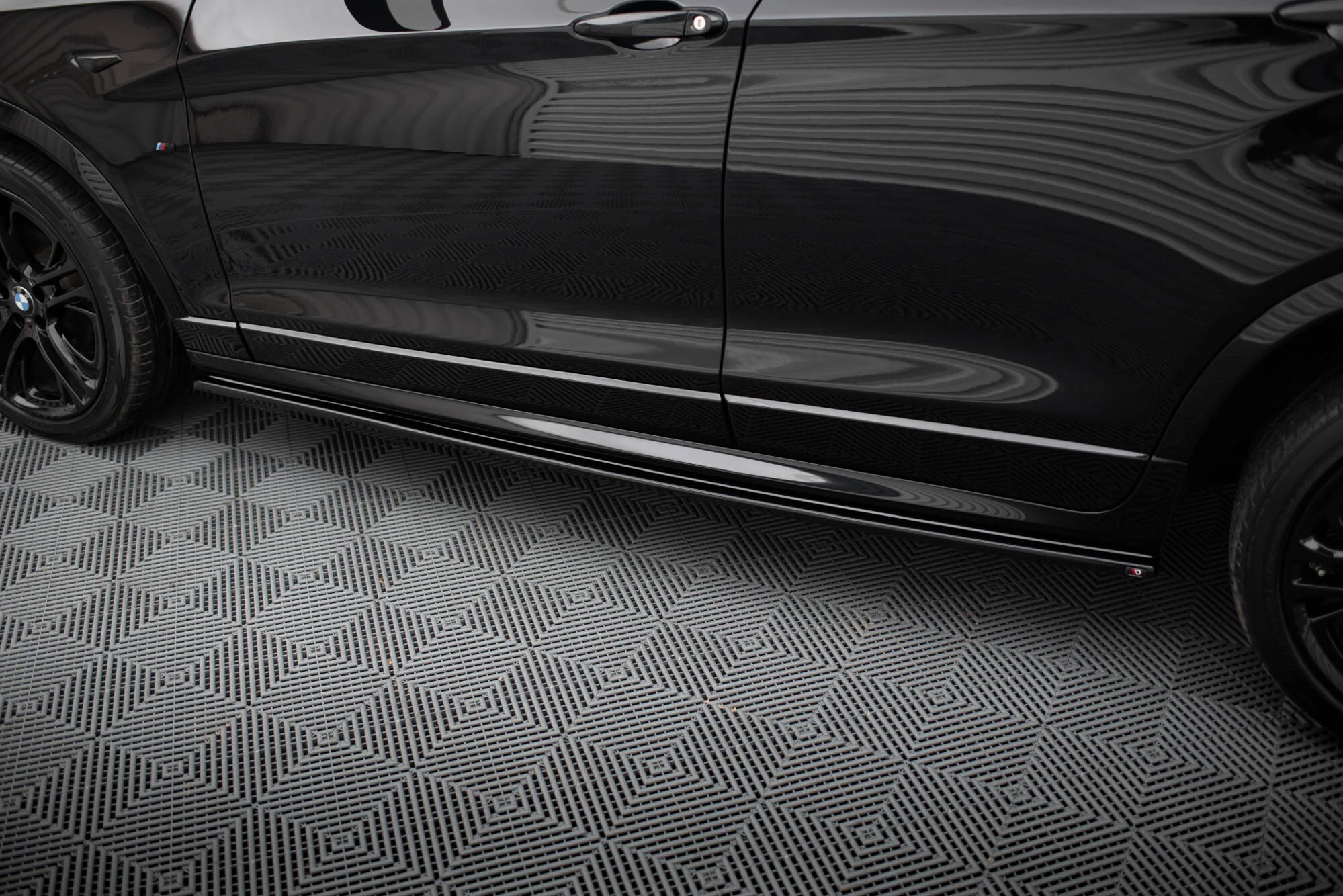 SIDE SKIRTS DIFFUSERS BMW X4 M-PACK - Image 4