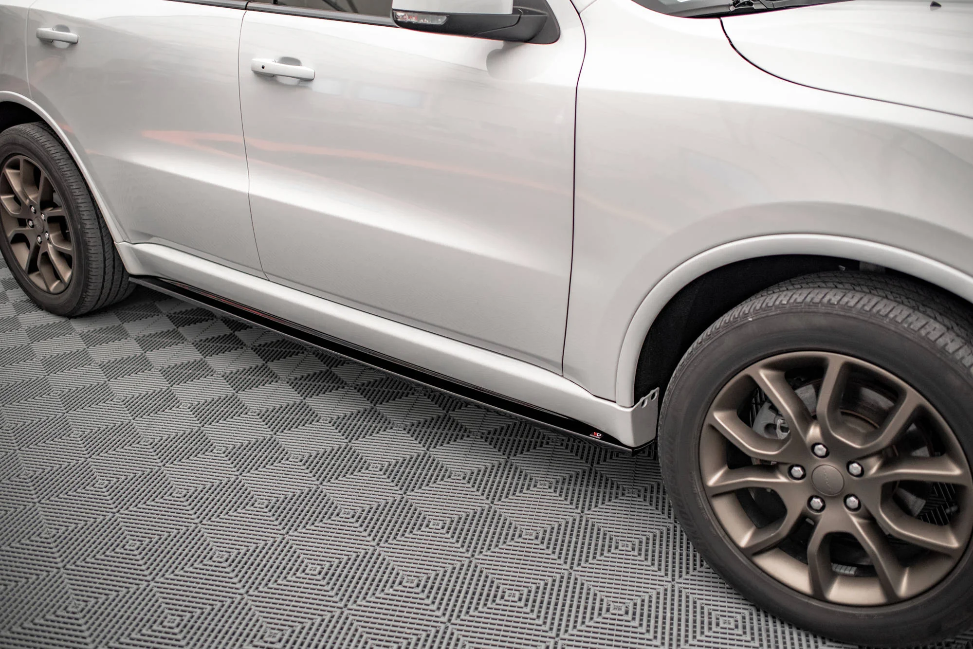 SIDE SKIRTS DIFFUSERS DODGE DURANGO RT MK3 - Image 3