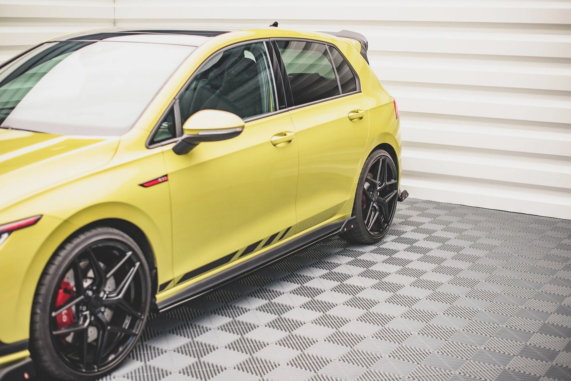 SIDE SKIRTS DIFFUSERS + FLAPS V.2 VOLKSWAGEN GOLF 8 GTI / GTI CLUBSPORT / R-LINE - Image 7